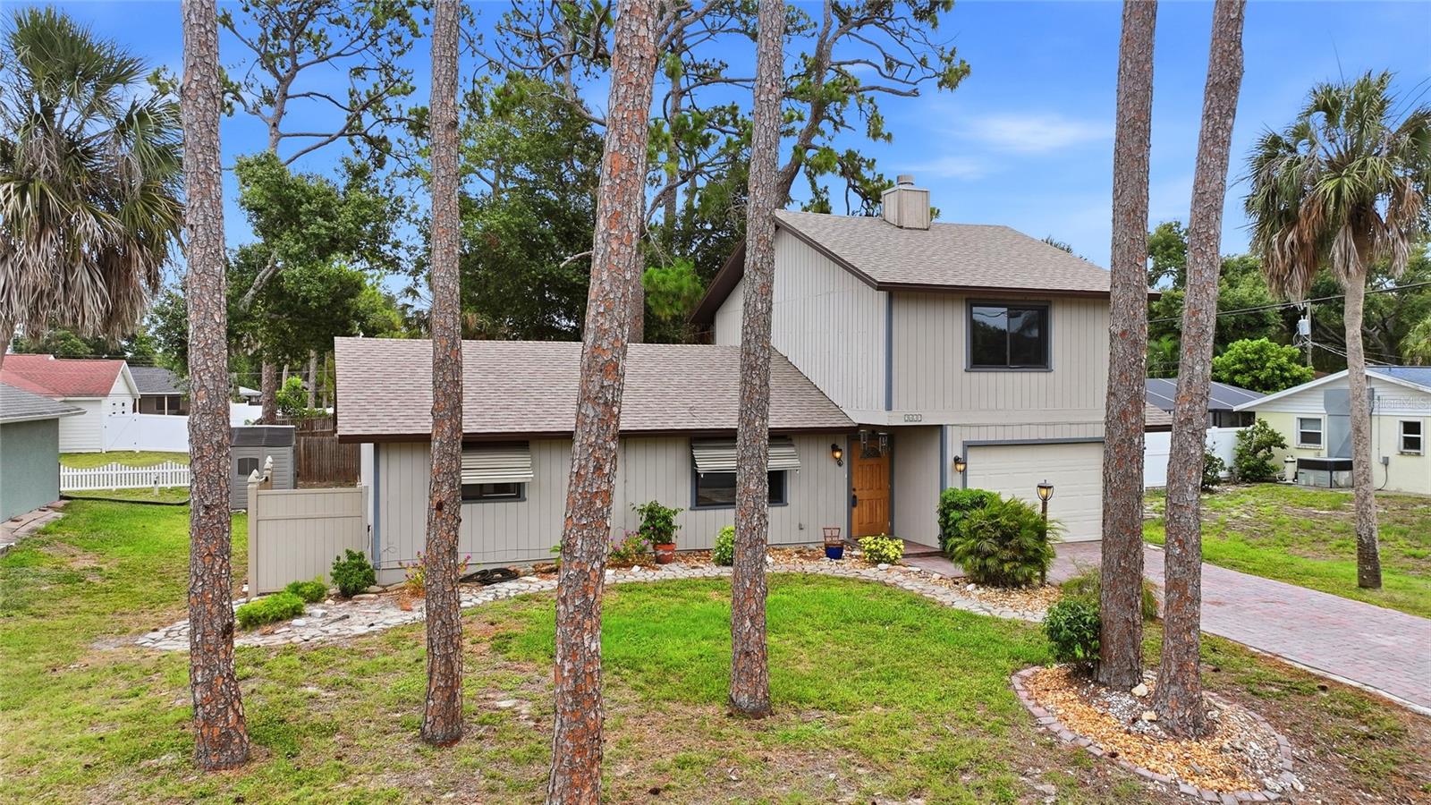 2631 FIESTA DR — photo 48
