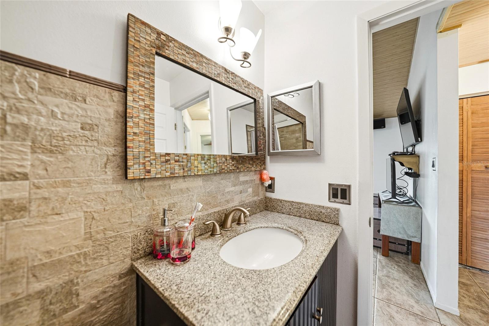 2631 FIESTA DR — photo 30