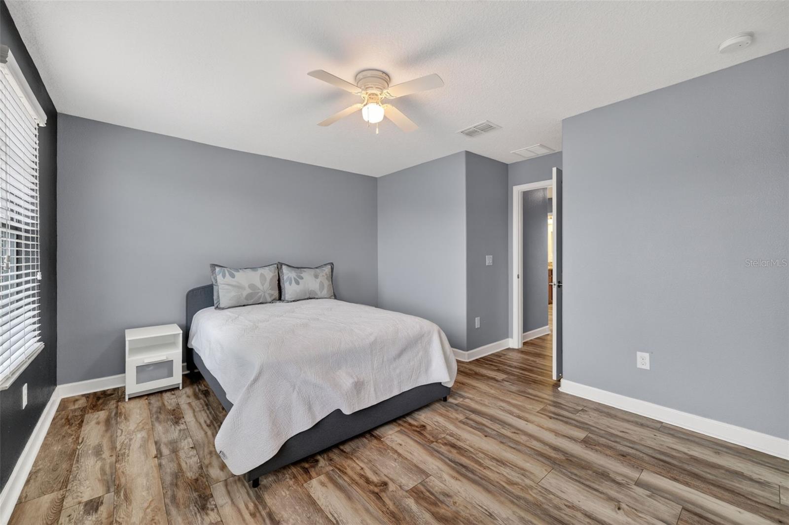 11911 SAND MYRTLE RD — photo 55