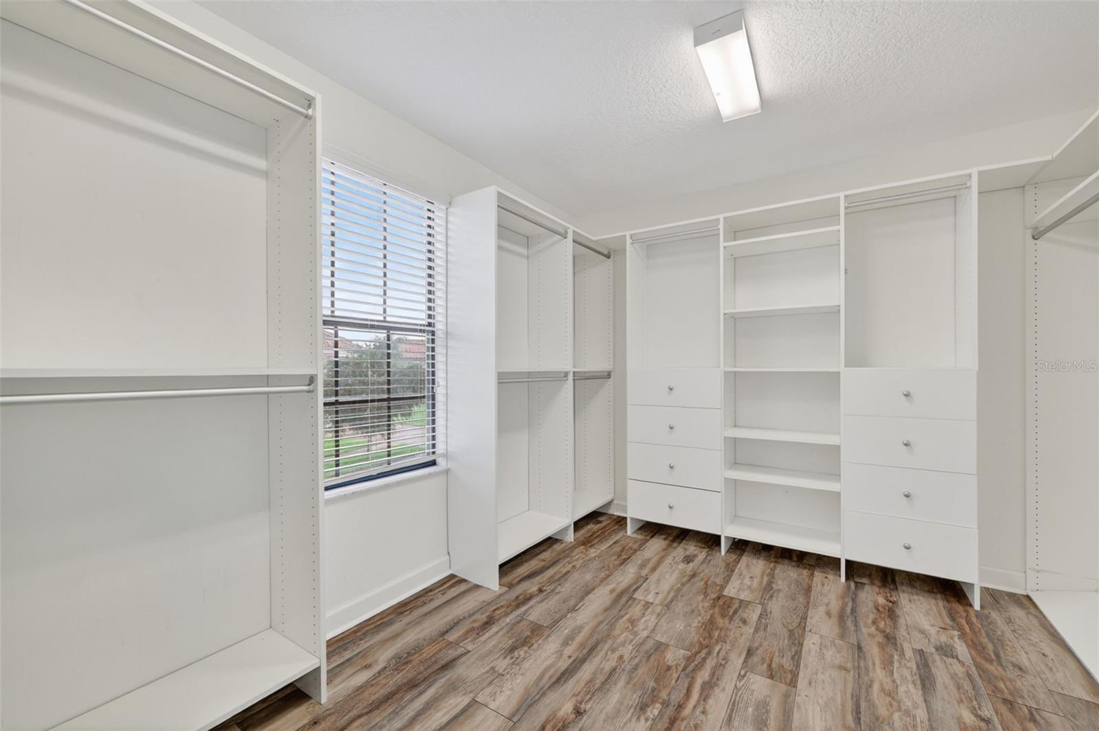11911 SAND MYRTLE RD — photo 23