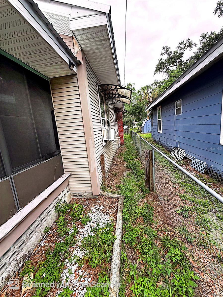 118 W DREW ST — photo 48