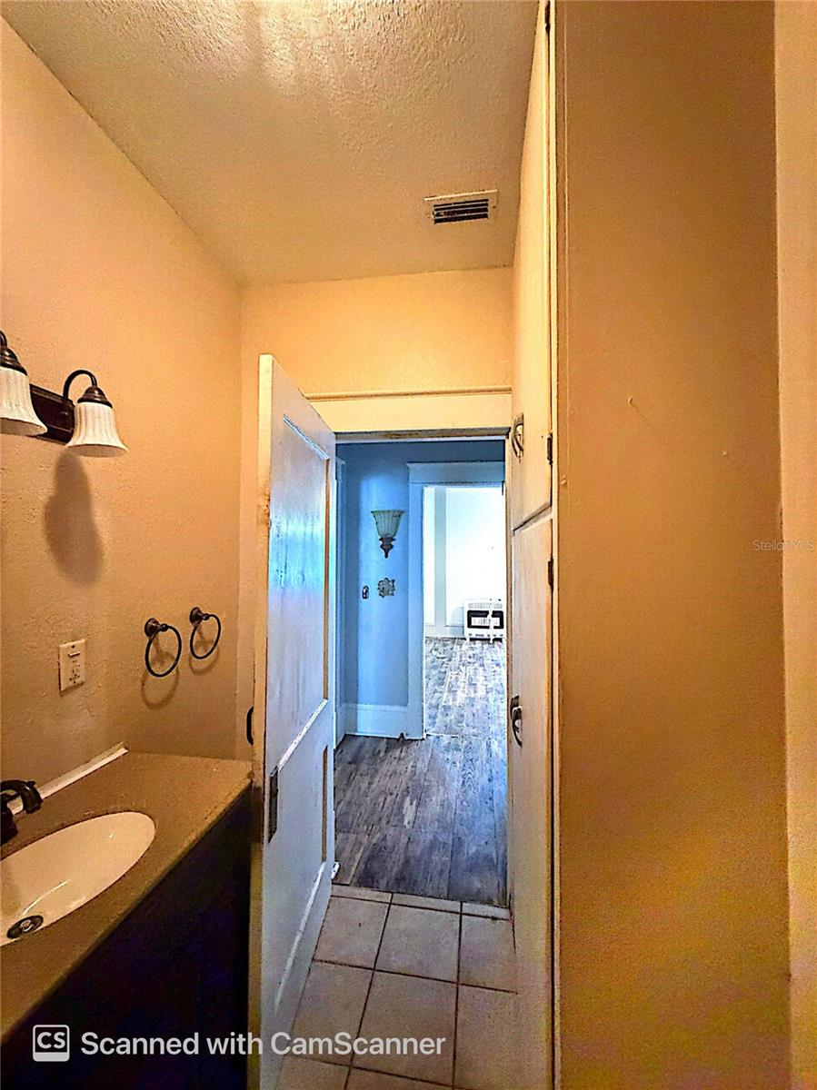 118 W DREW ST — photo 36