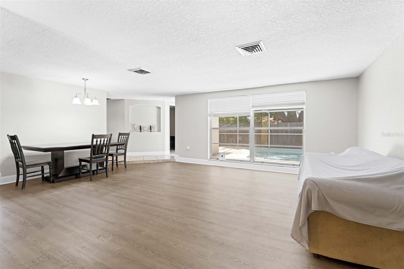 9131 HUNT CLUB LN — photo 9