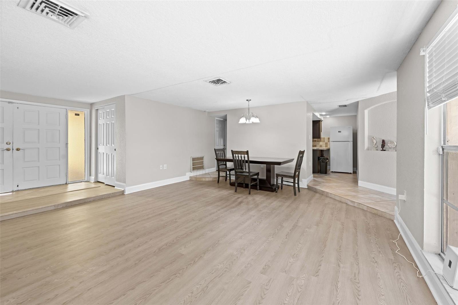 9131 HUNT CLUB LN — photo 16