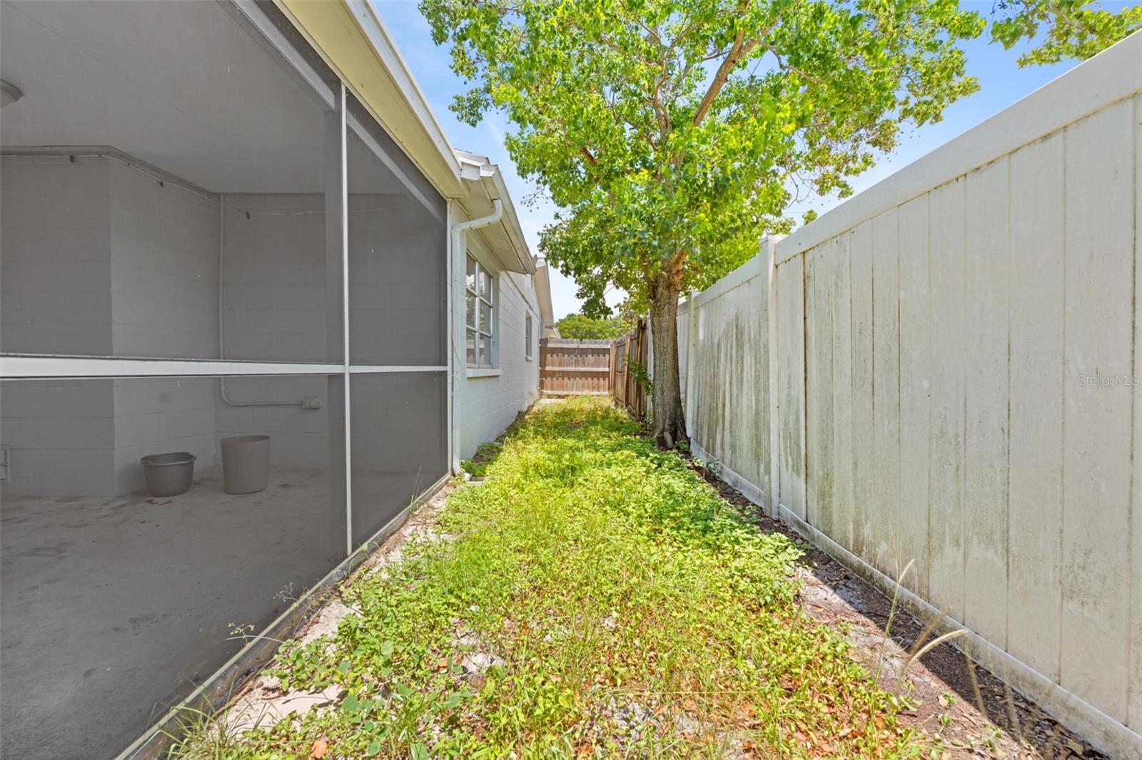 9131 HUNT CLUB LN — photo 38