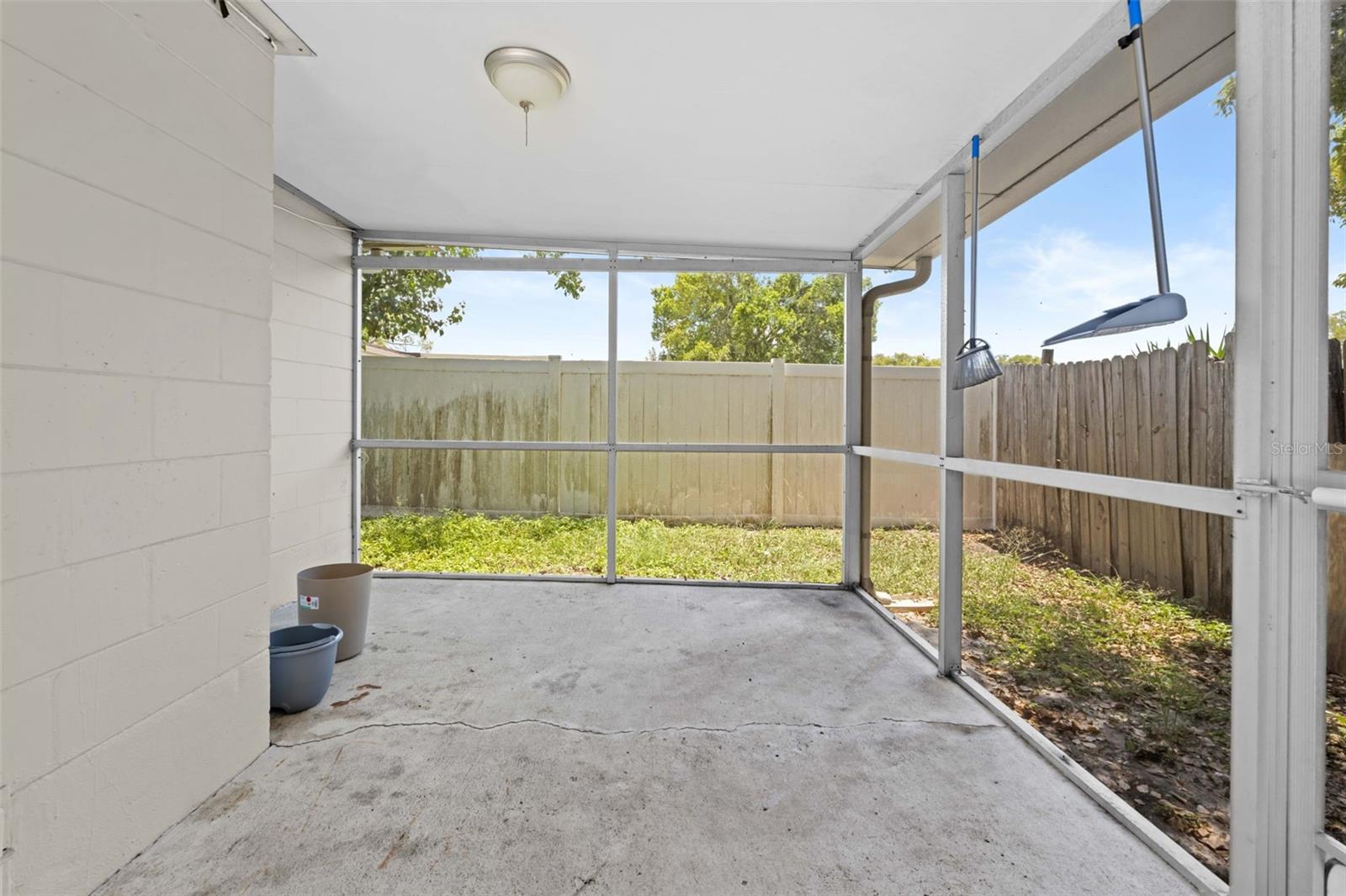 9131 HUNT CLUB LN — photo 40