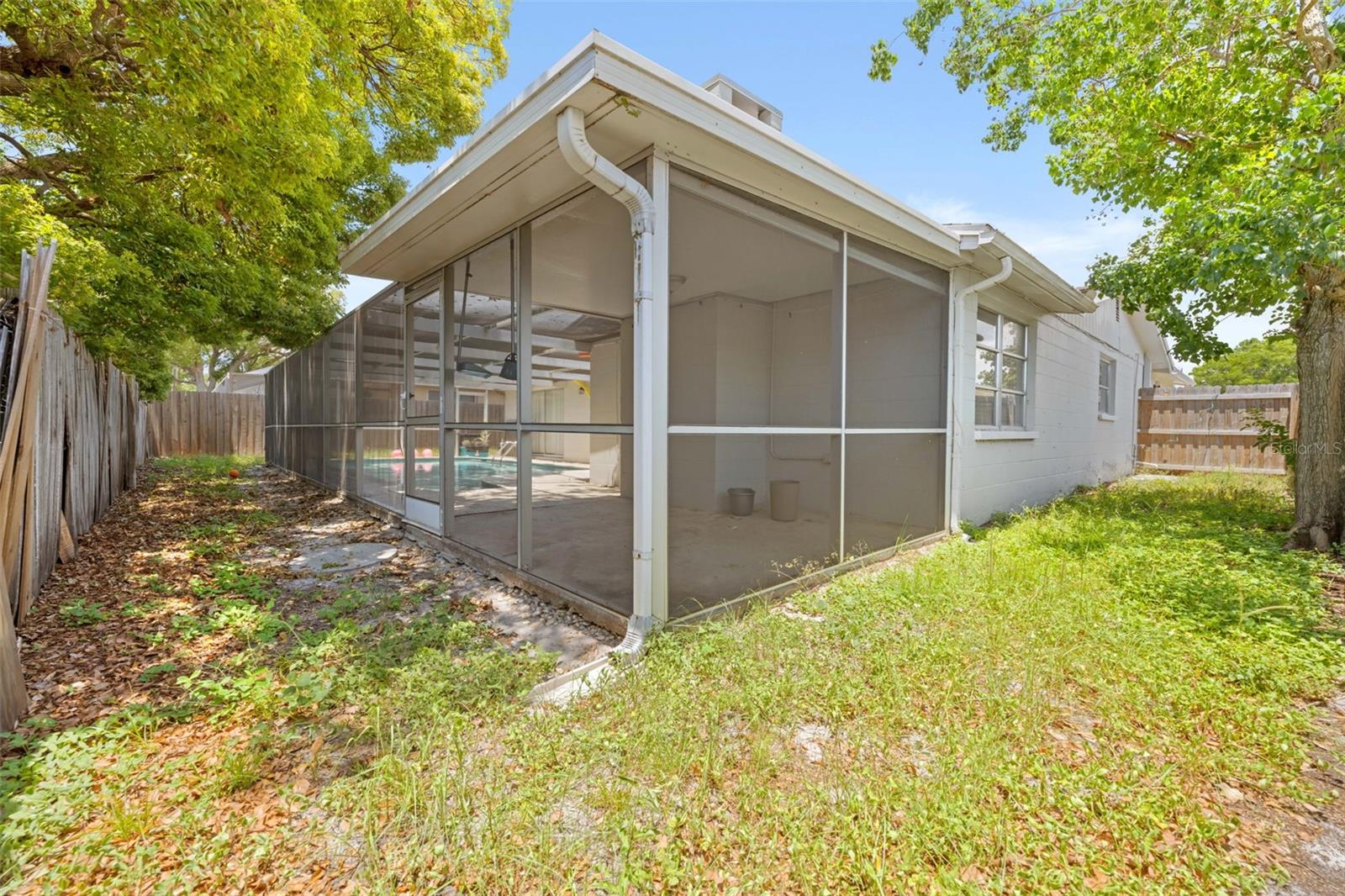 9131 HUNT CLUB LN — photo 41