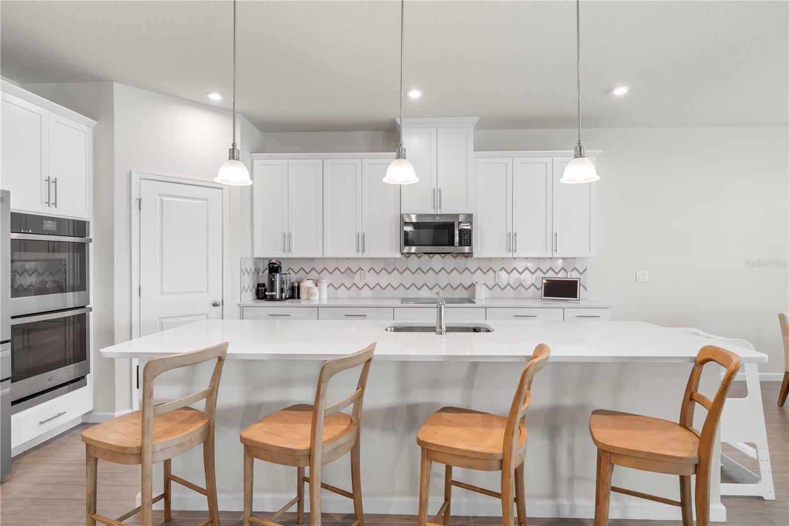 7878 GREENWAY AVE — photo 12