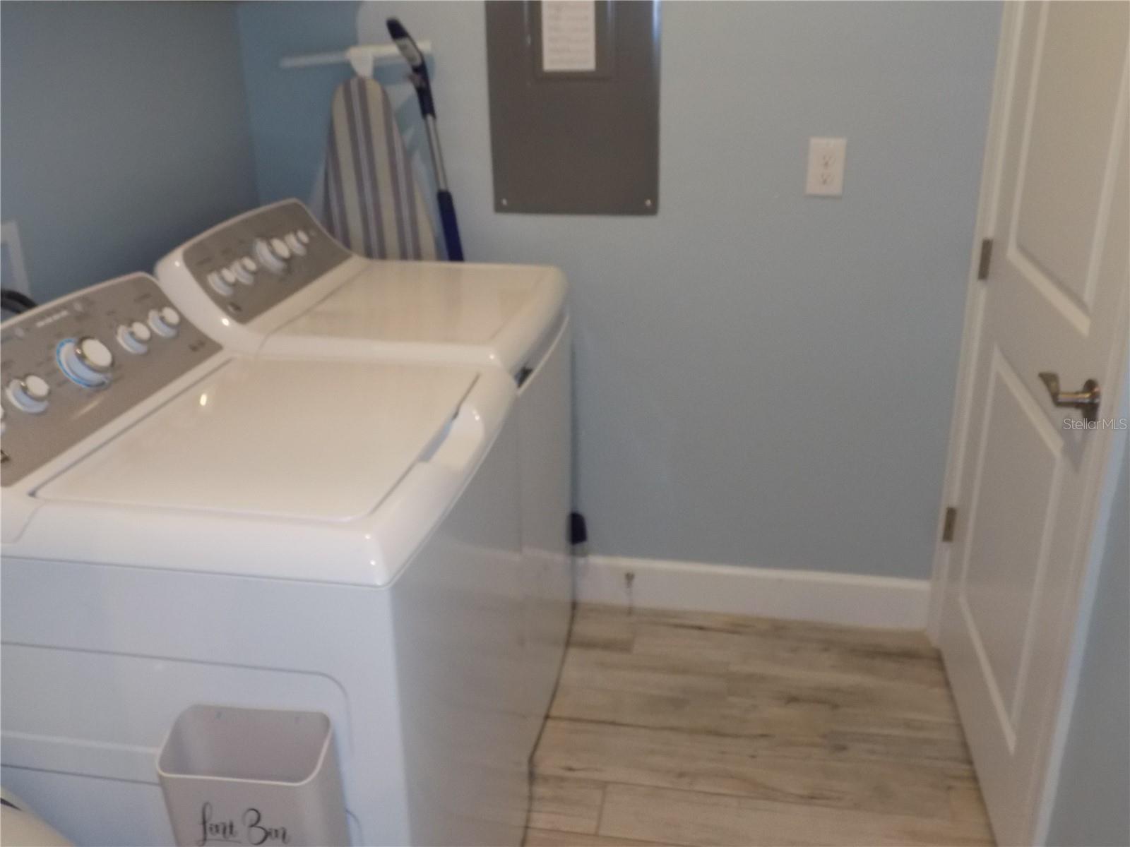 2511 CORAL CT — photo 17