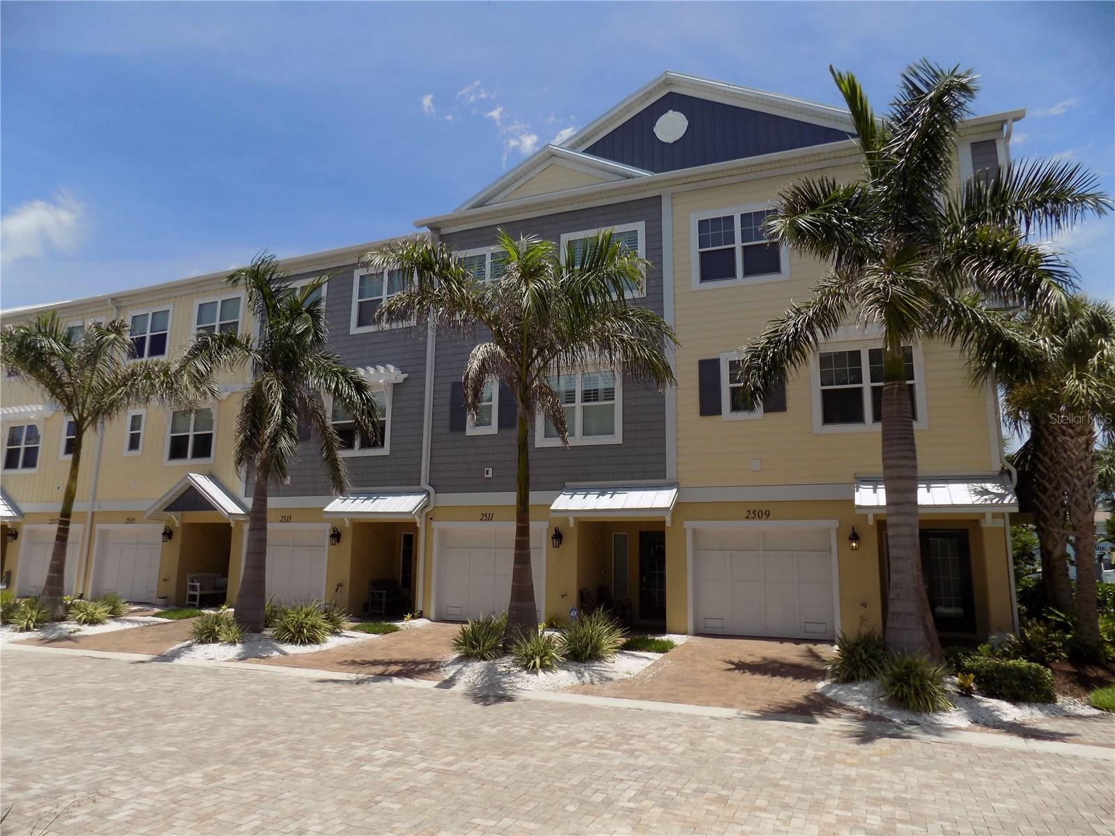 2511 CORAL CT — photo 2
