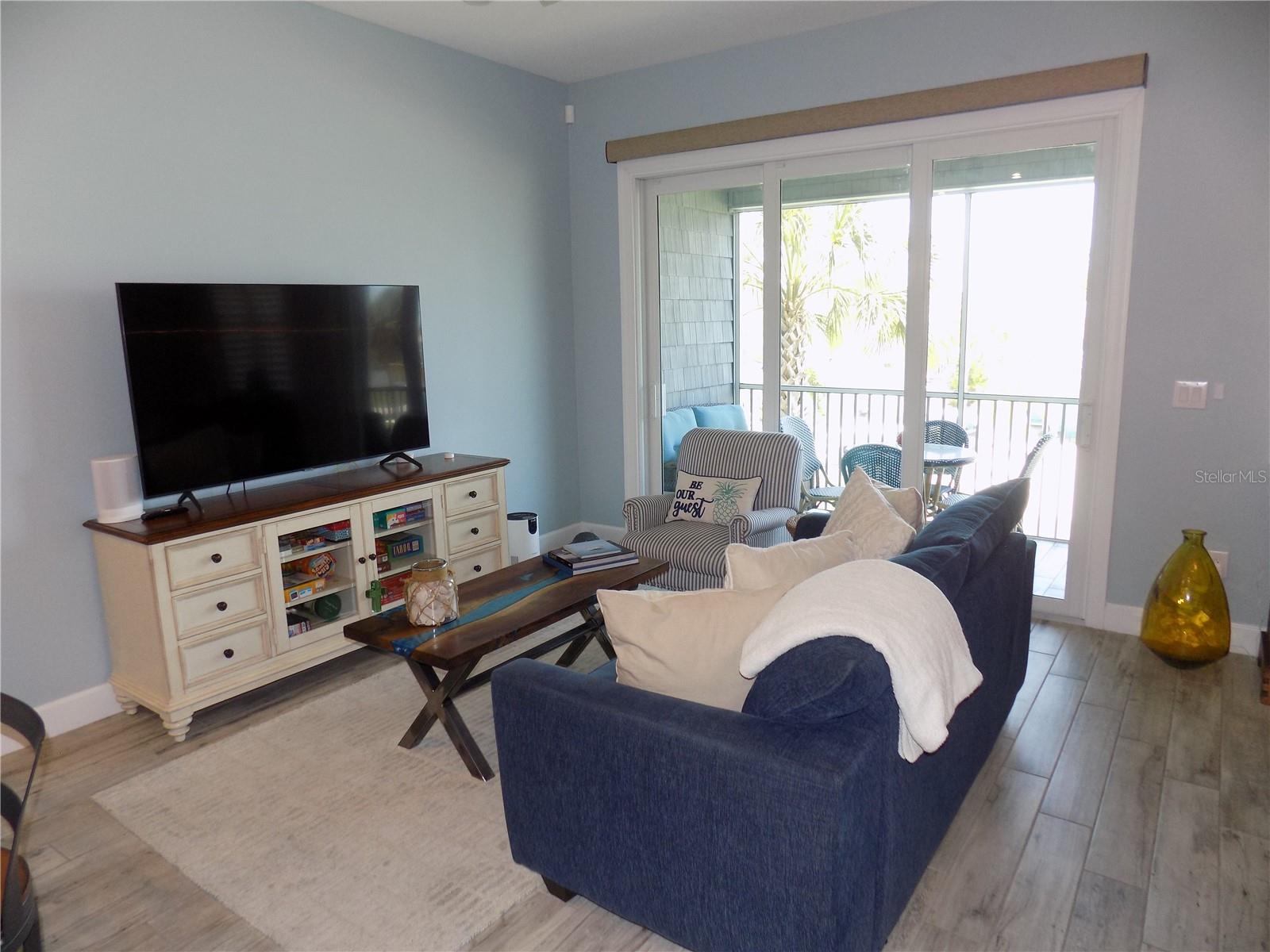 2511 CORAL CT — photo 9