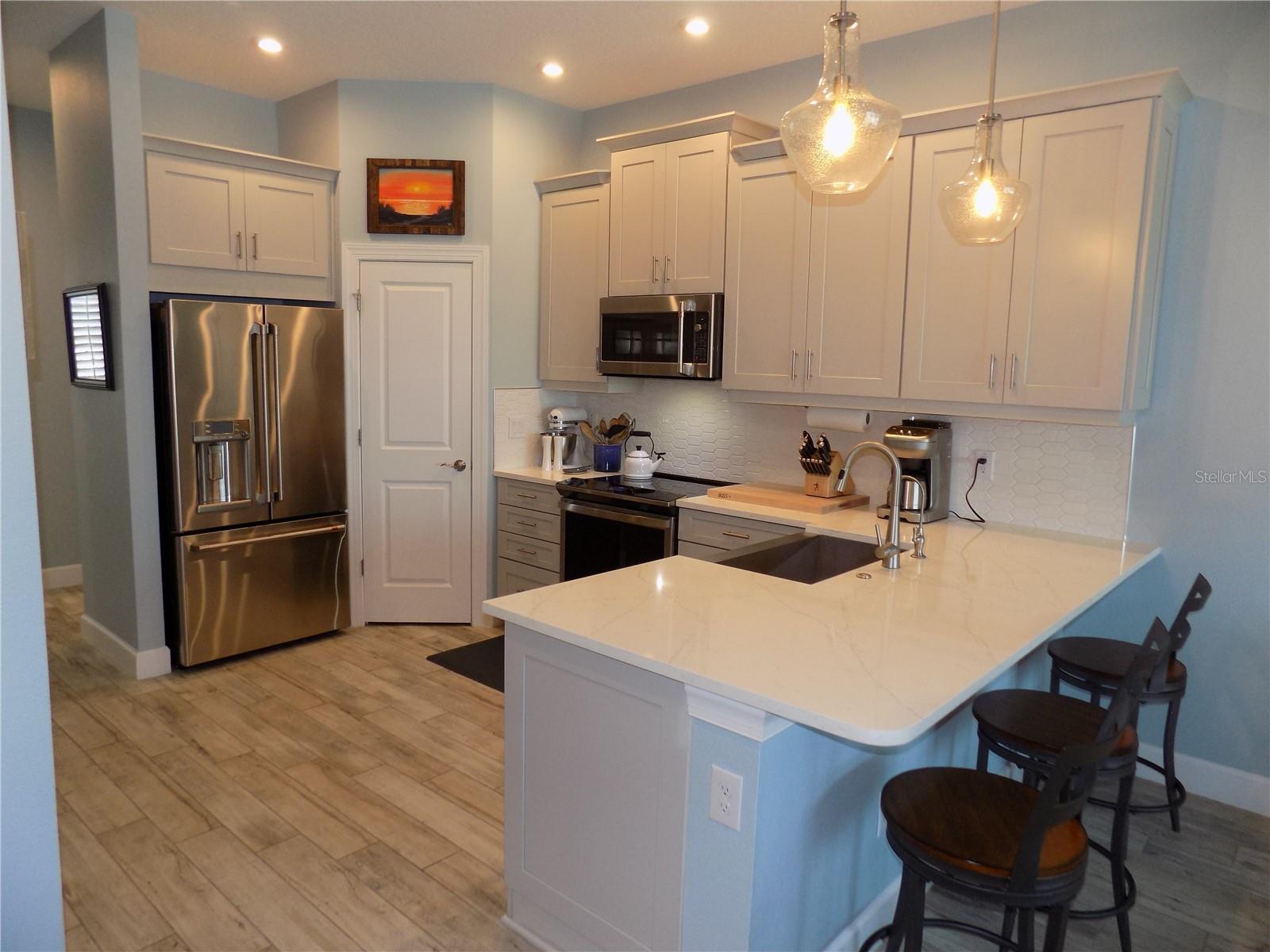 2511 CORAL CT — photo 4