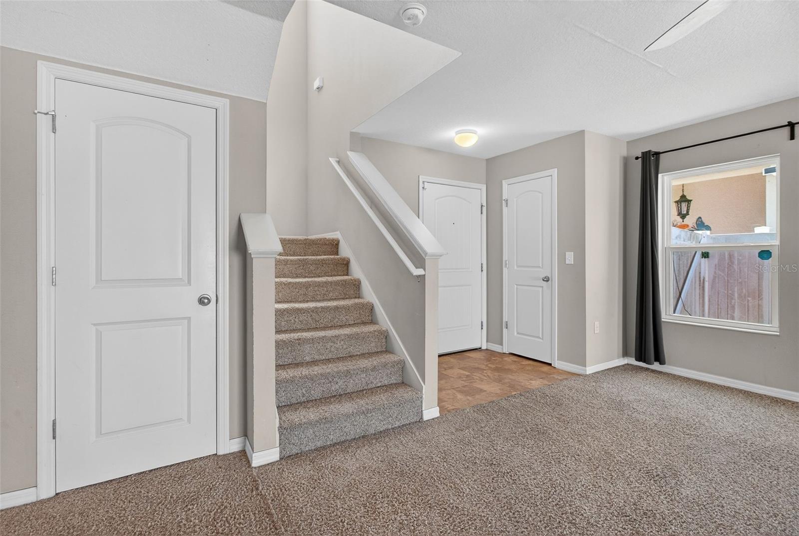 10405 LAGUNA PLAINS DR — photo 4
