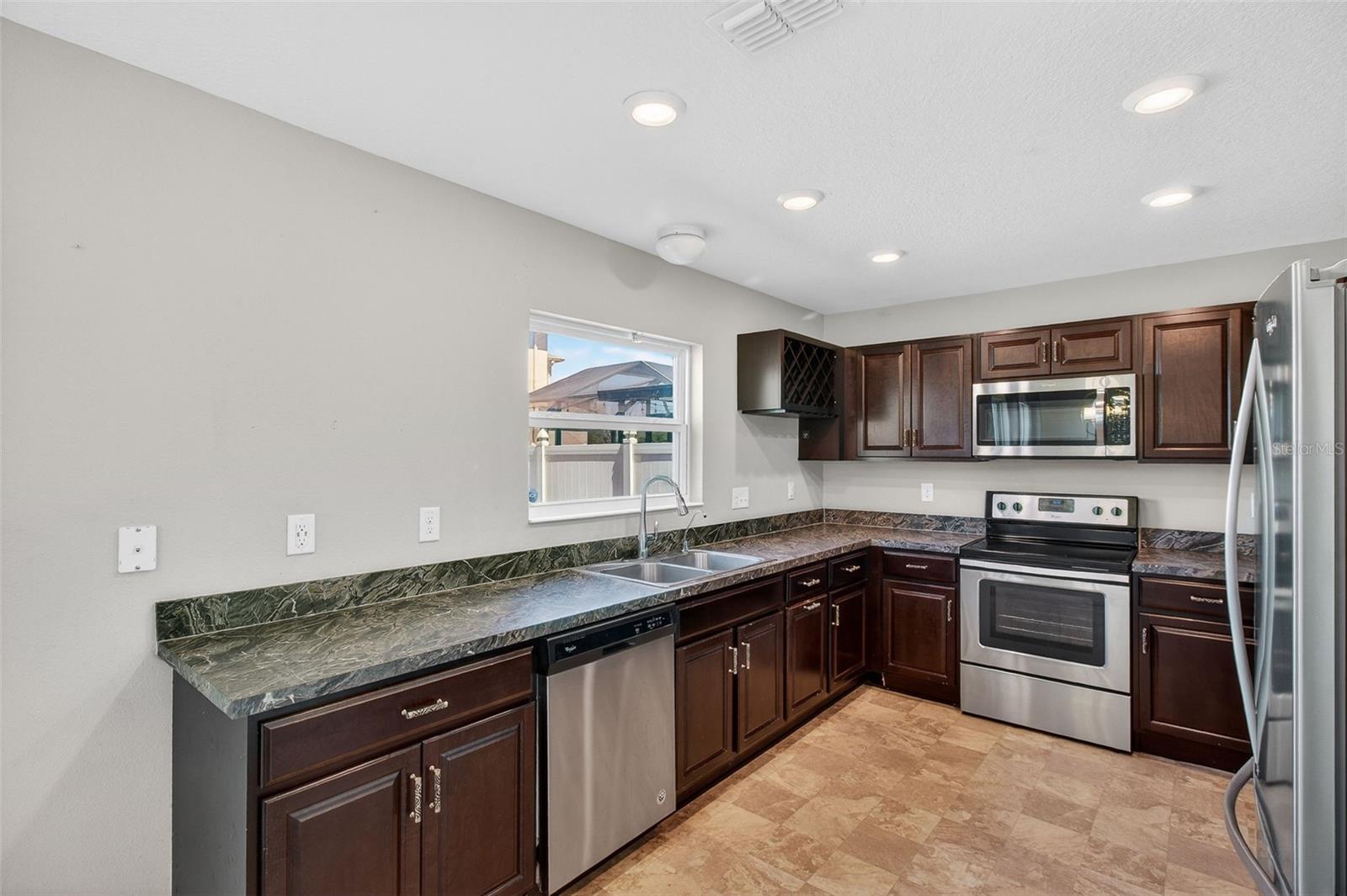 10405 LAGUNA PLAINS DR — photo 9
