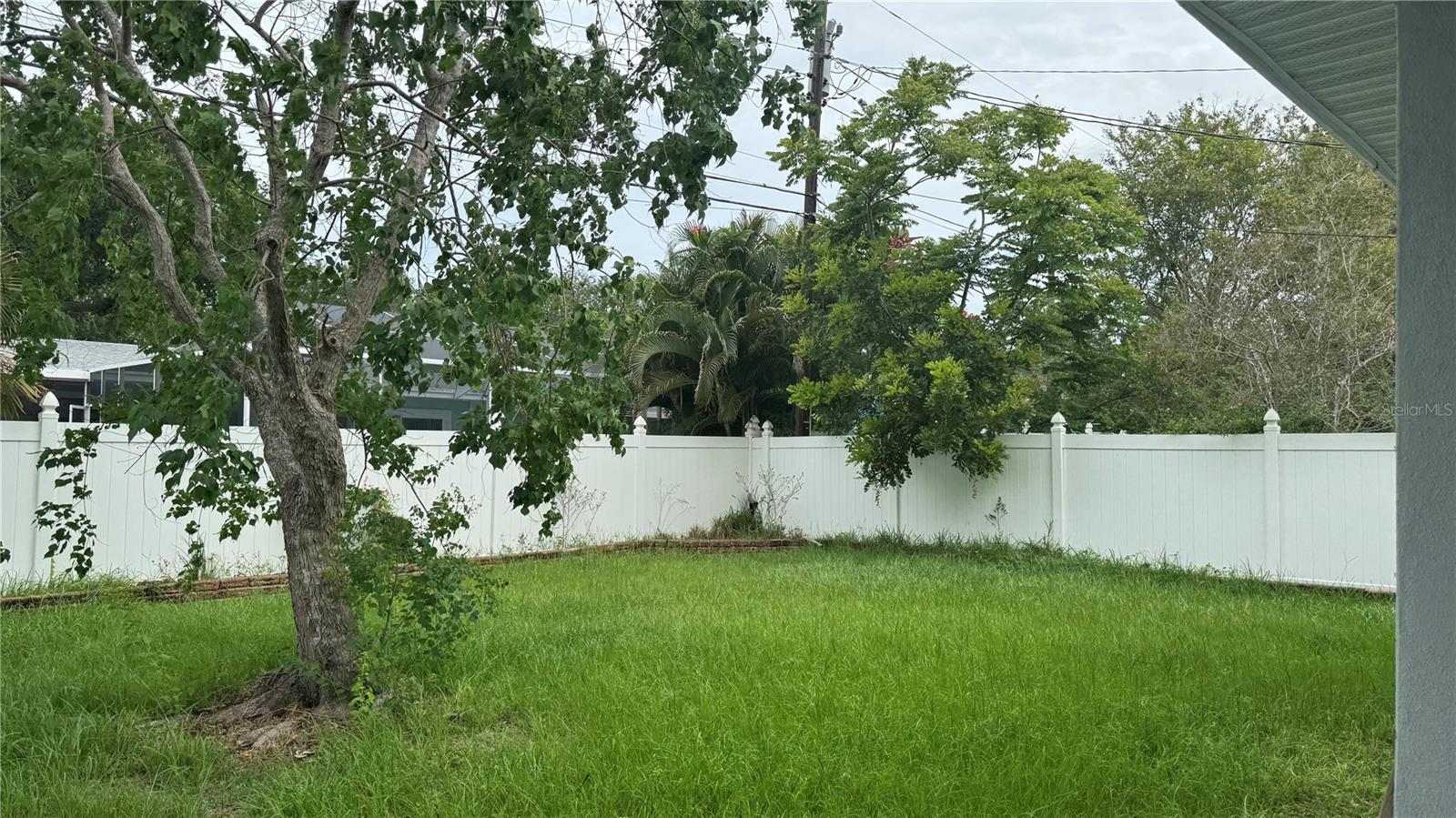 9652 COMMODORE DR — photo 15