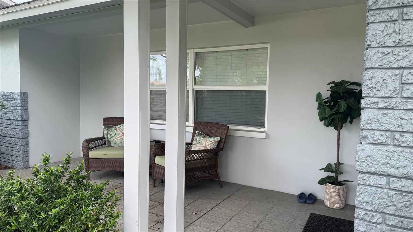9652 COMMODORE DR — photo 2