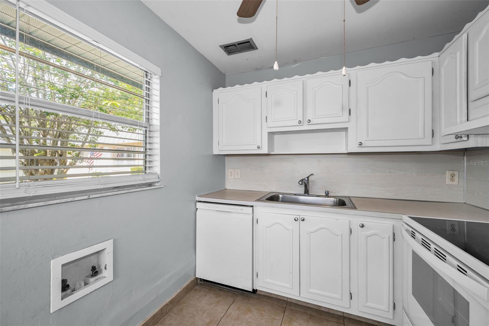 11905 BAYONET LN — photo 10