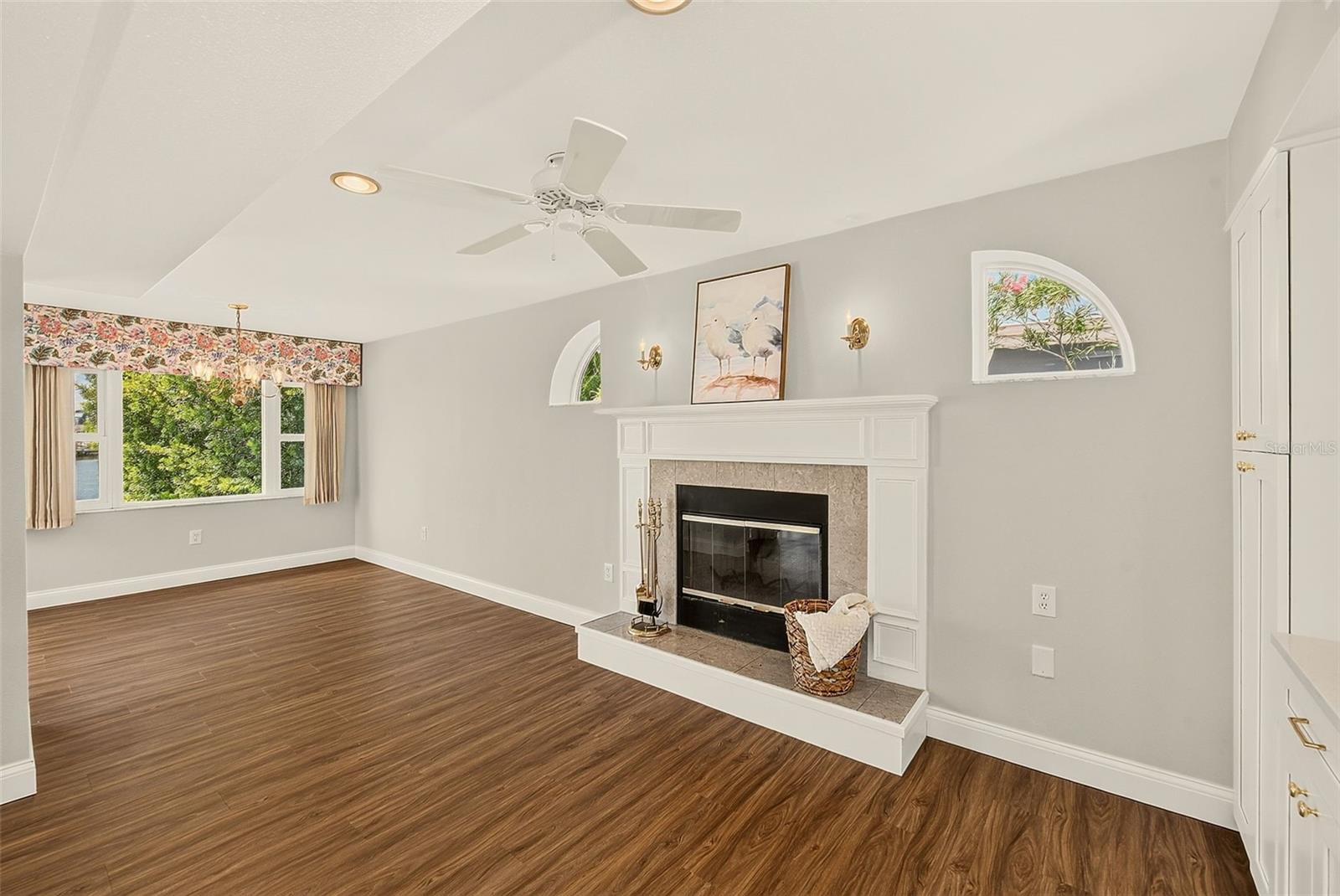 513 HARBOR DR N — photo 16