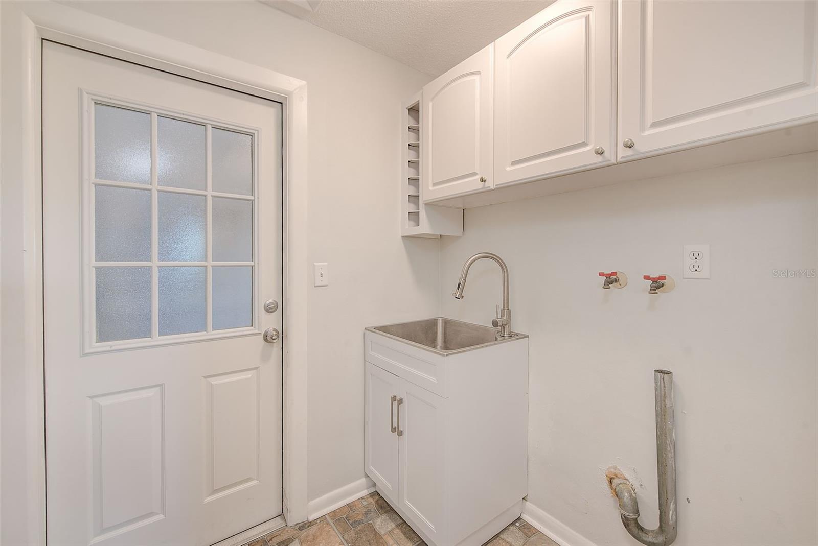 513 HARBOR DR N — photo 28