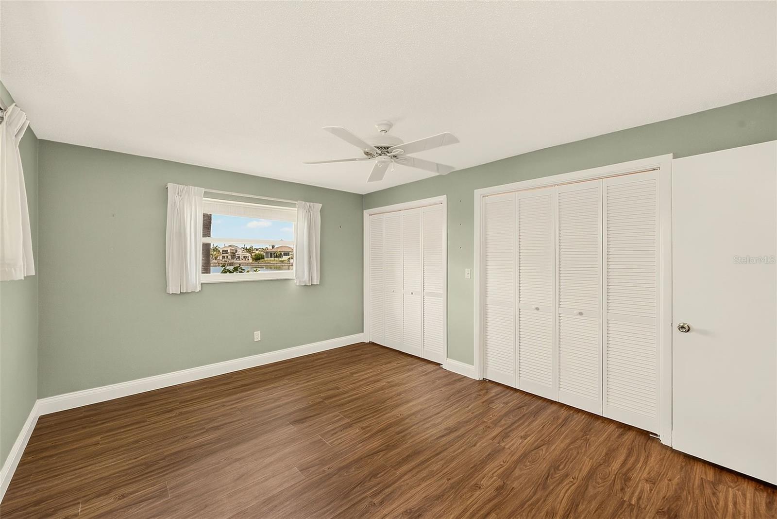 513 HARBOR DR N — photo 24