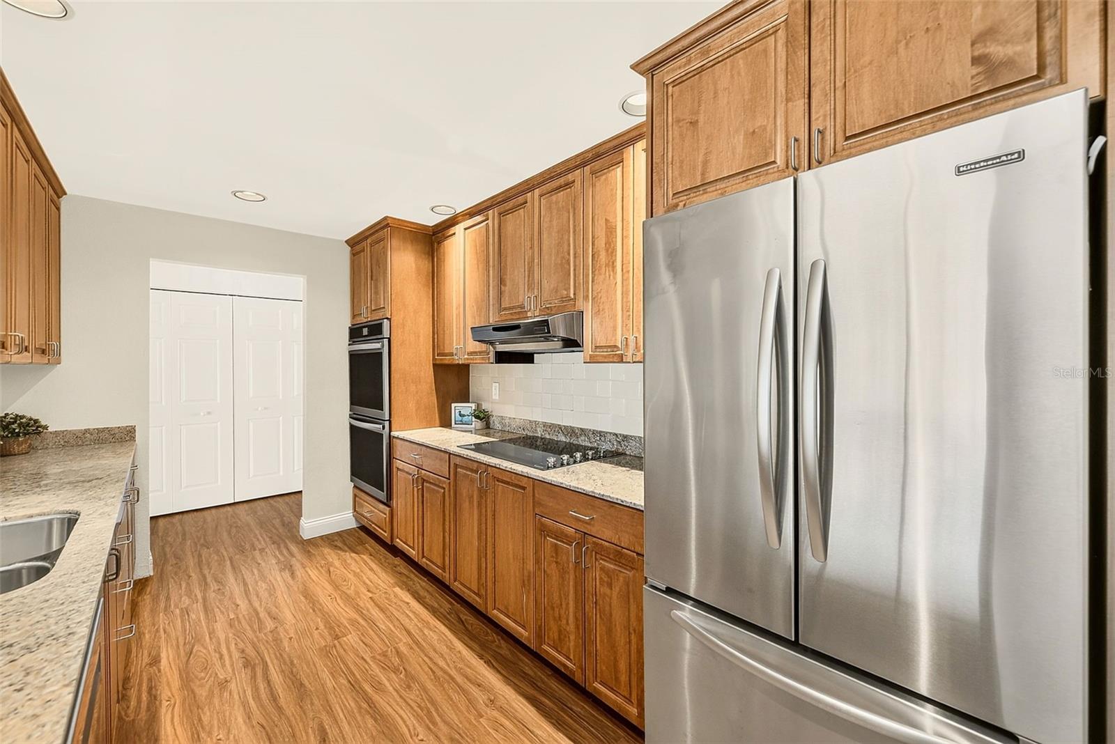 513 HARBOR DR N — photo 10