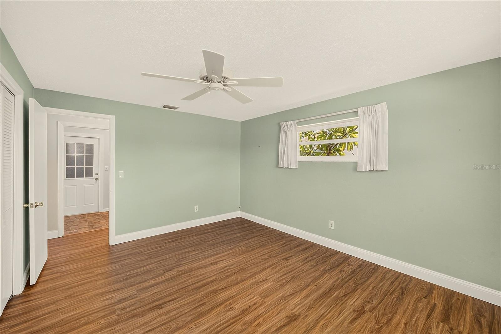 513 HARBOR DR N — photo 25