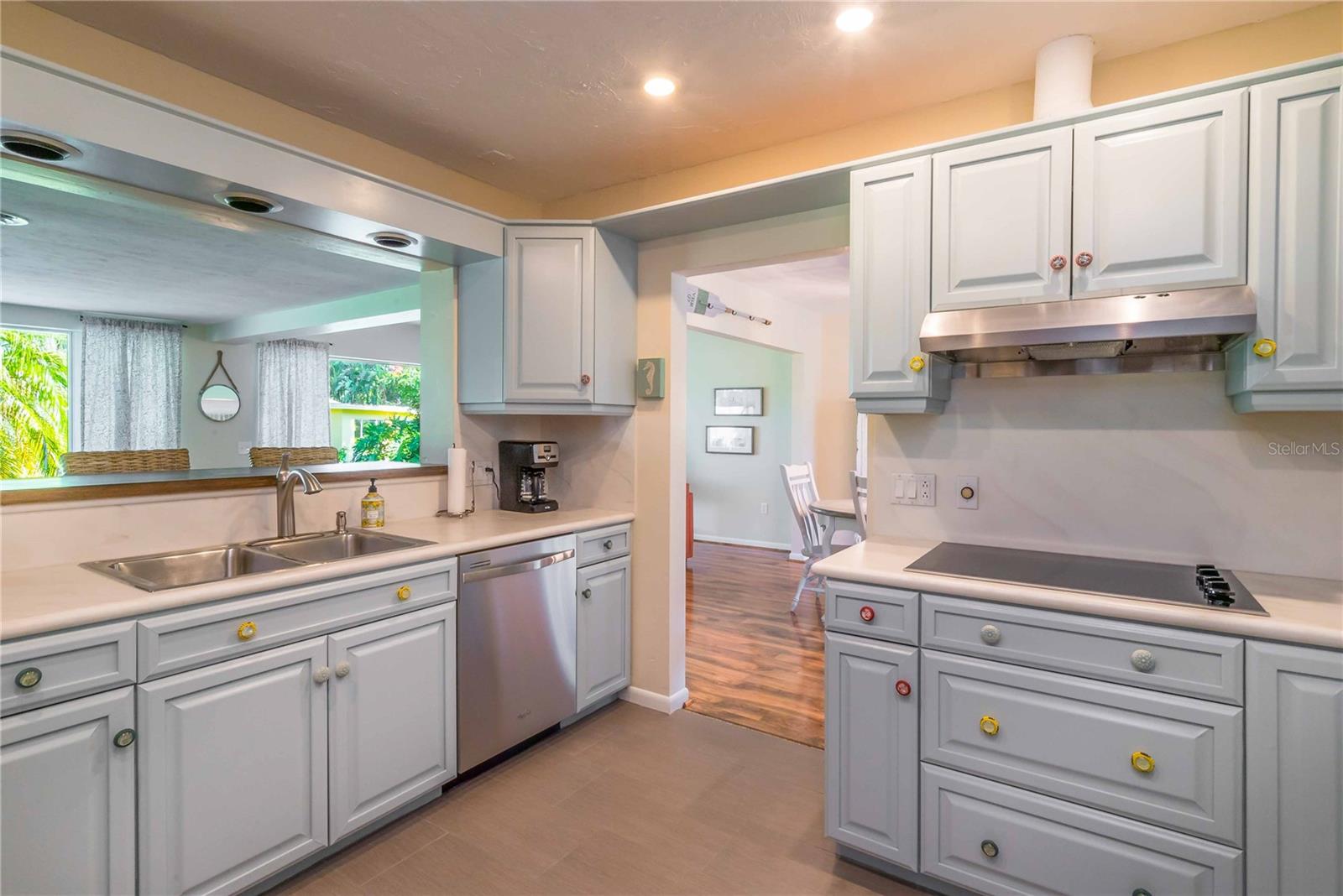 2521 WEBBER ST — photo 24