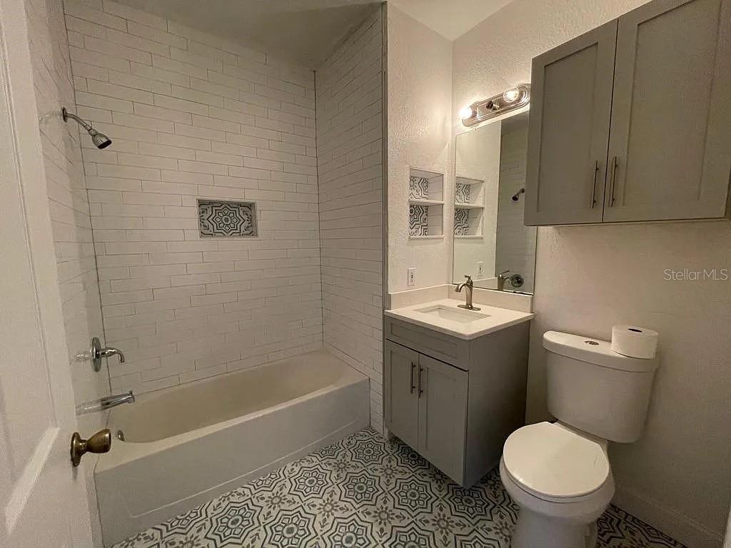 5821 LEGACY CRESCENT PL #102 — photo 9