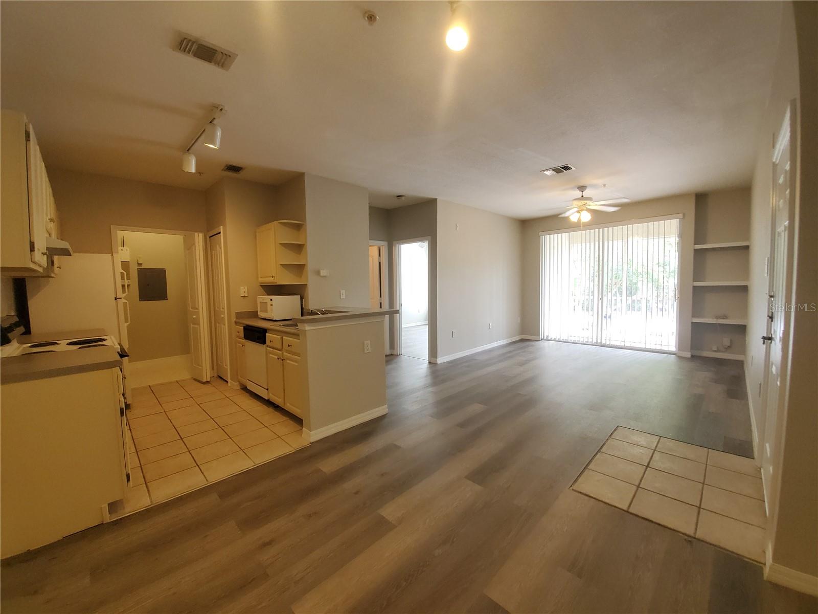 5807 LEGACY CRESCENT PL #201 — photo 2
