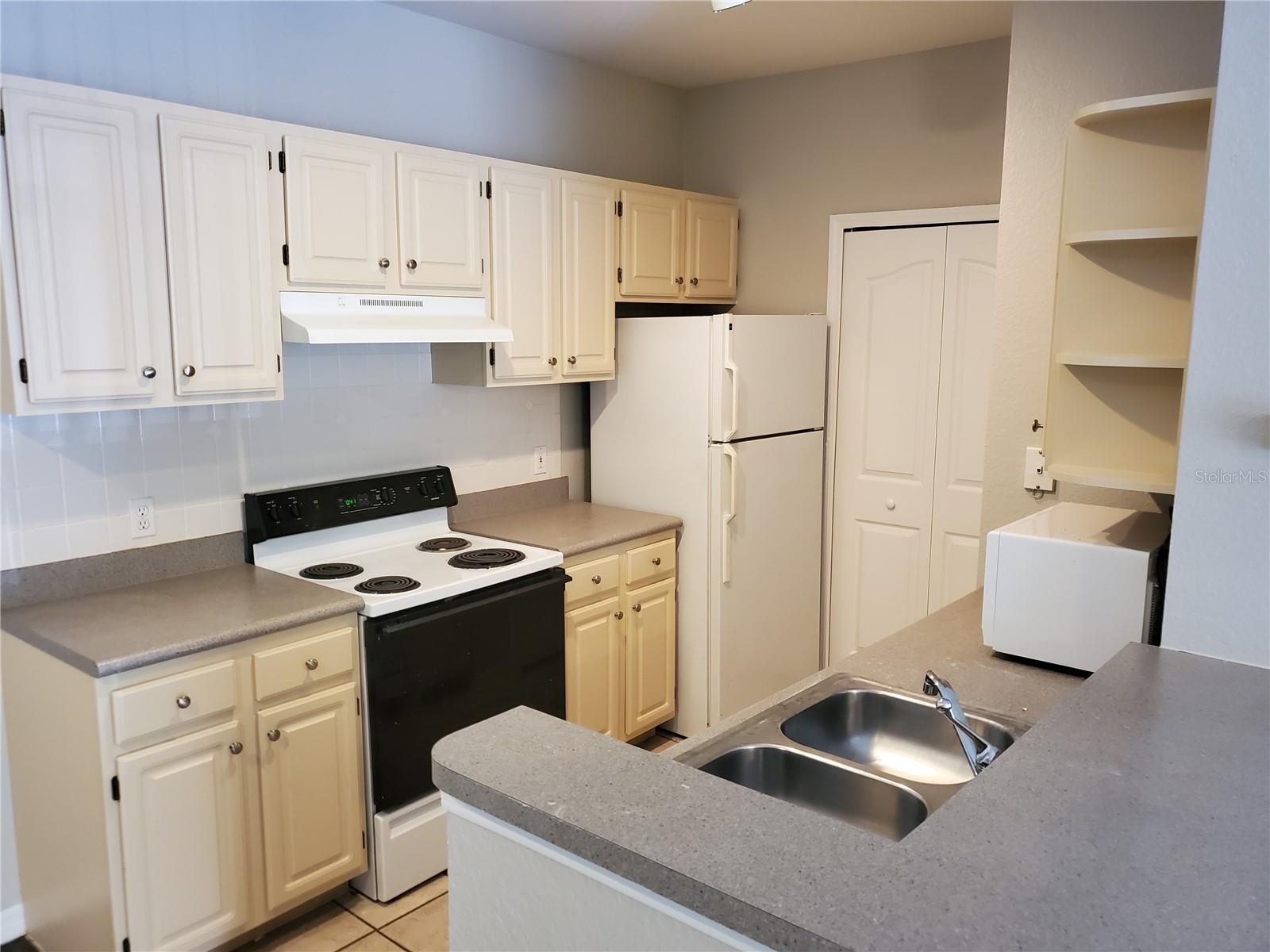 5807 LEGACY CRESCENT PL #201 — photo 7