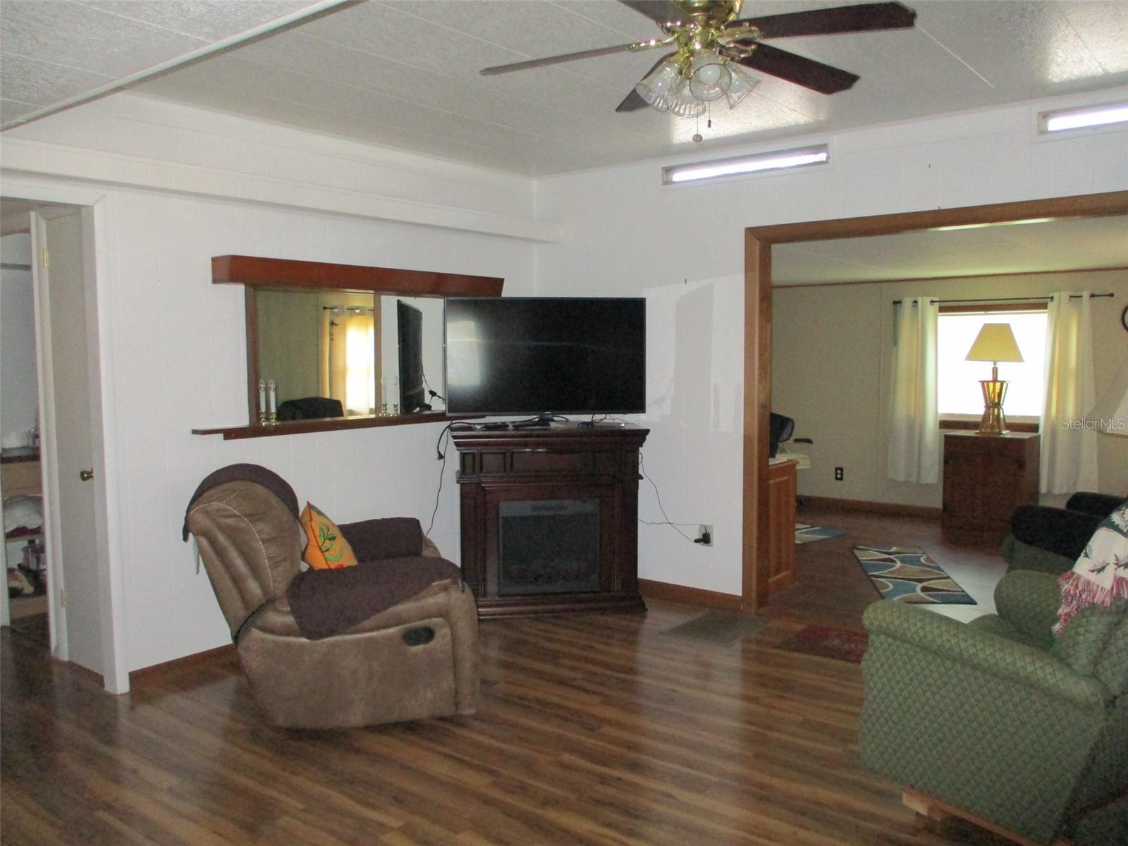 38513 WILLOUGHBY DR — photo 10