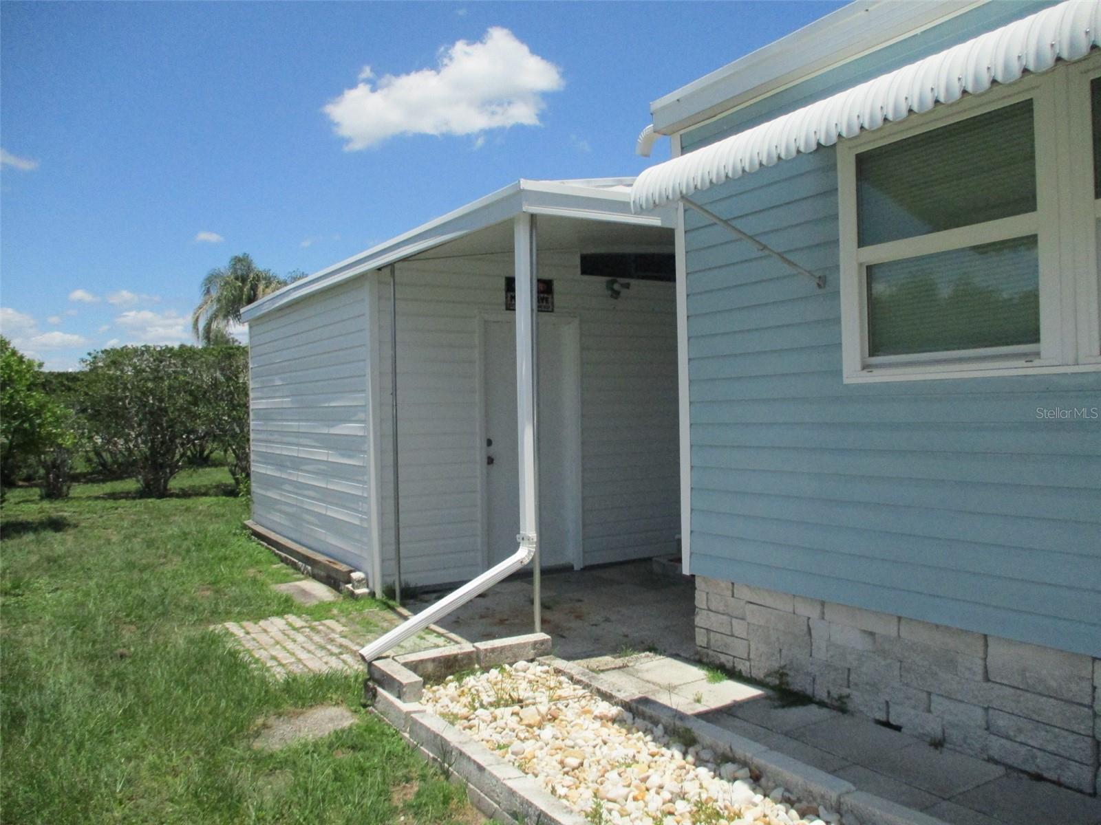 38513 WILLOUGHBY DR — photo 21