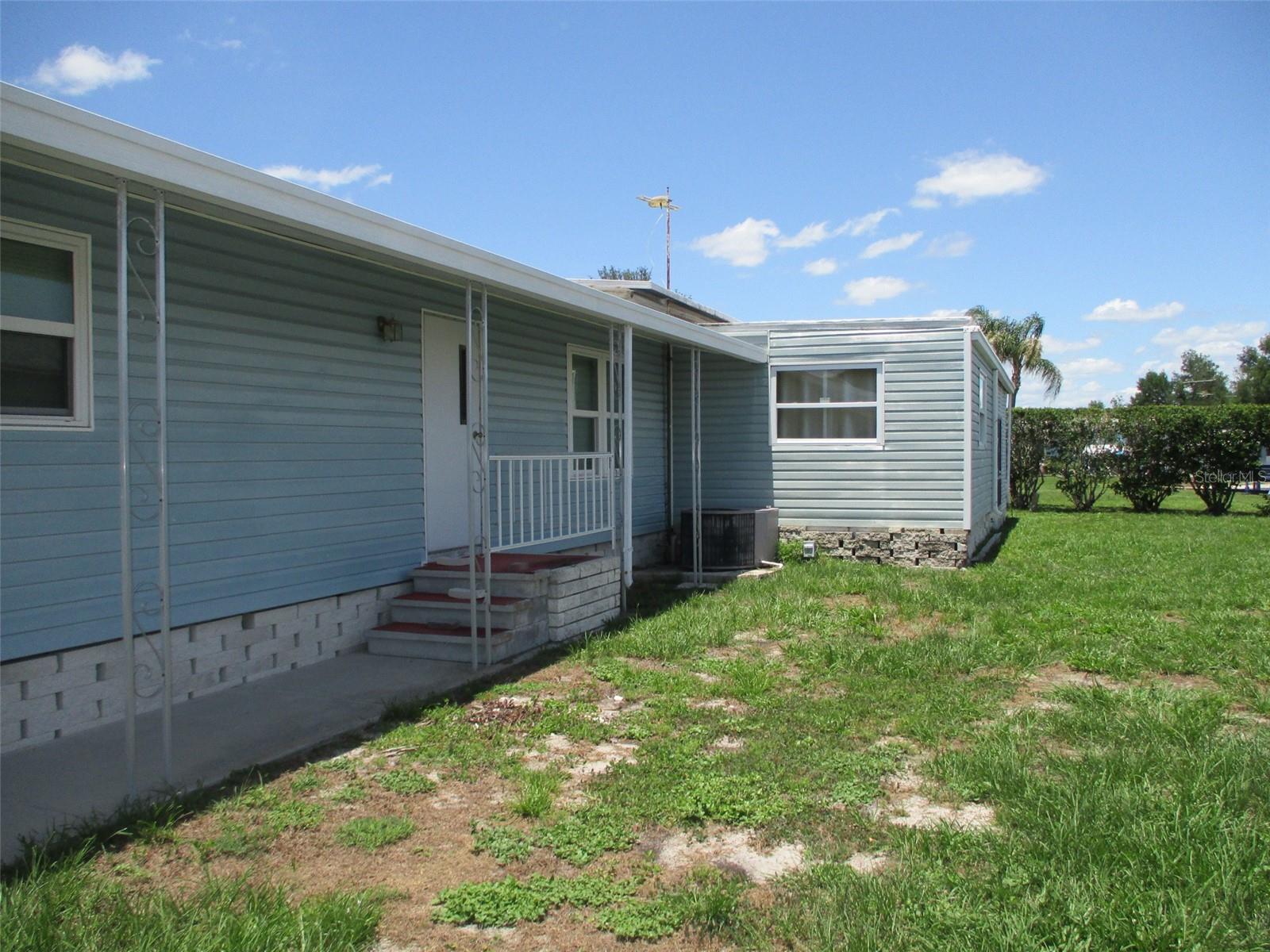 38513 WILLOUGHBY DR — photo 24