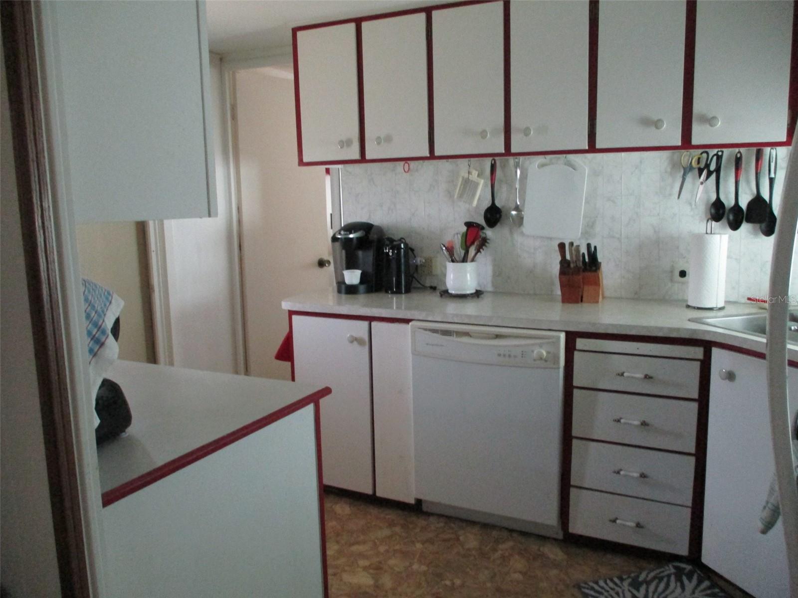 38513 WILLOUGHBY DR — photo 7