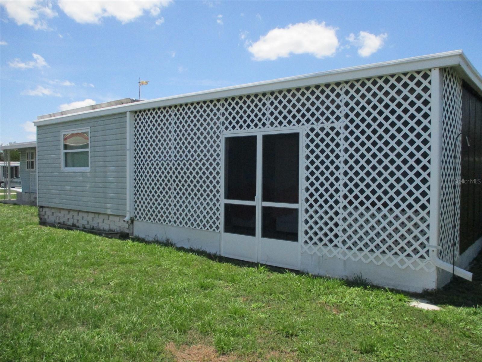 38513 WILLOUGHBY DR — photo 23
