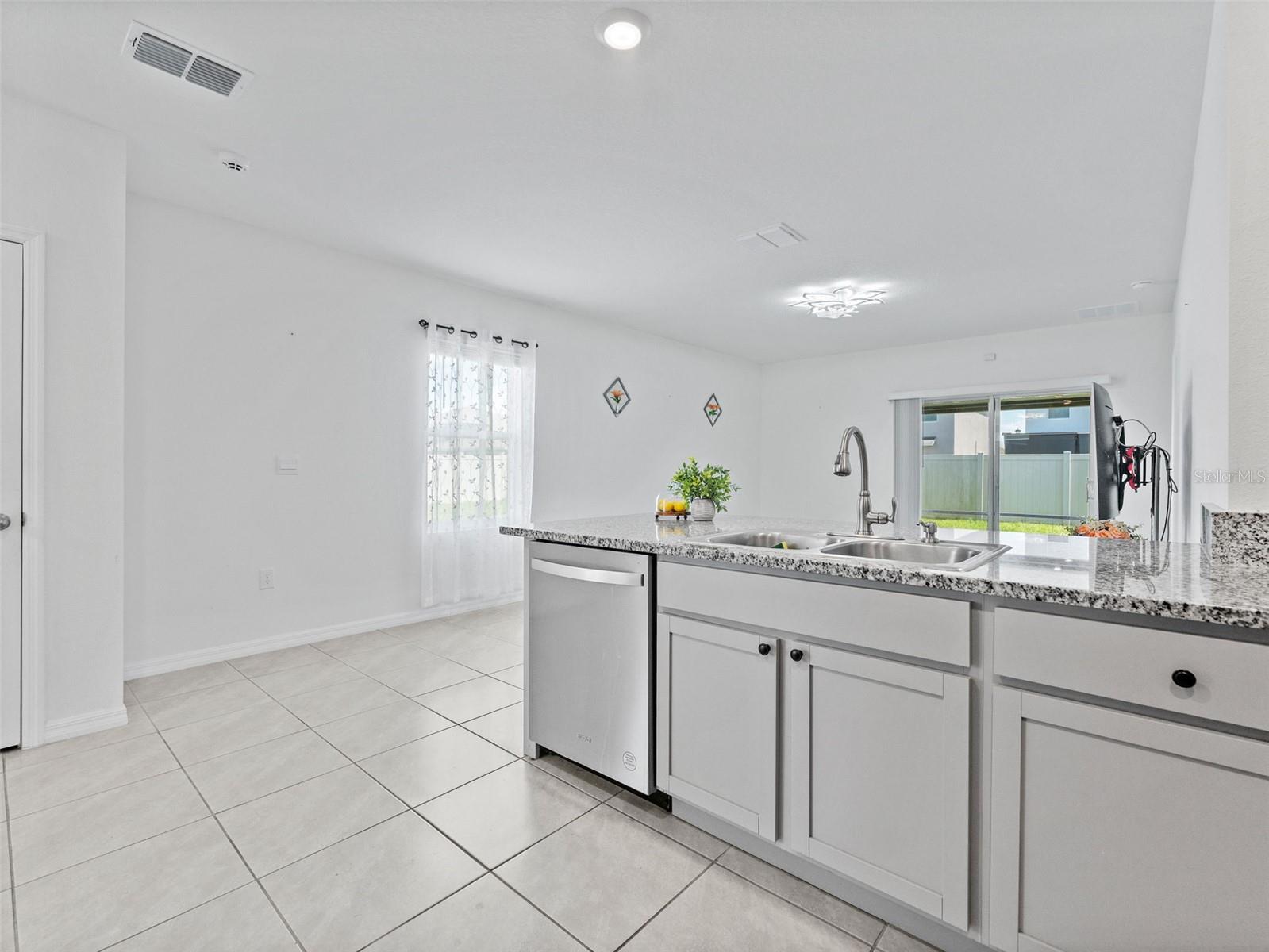 5782 HOLLINGWORTH TRL — photo 6