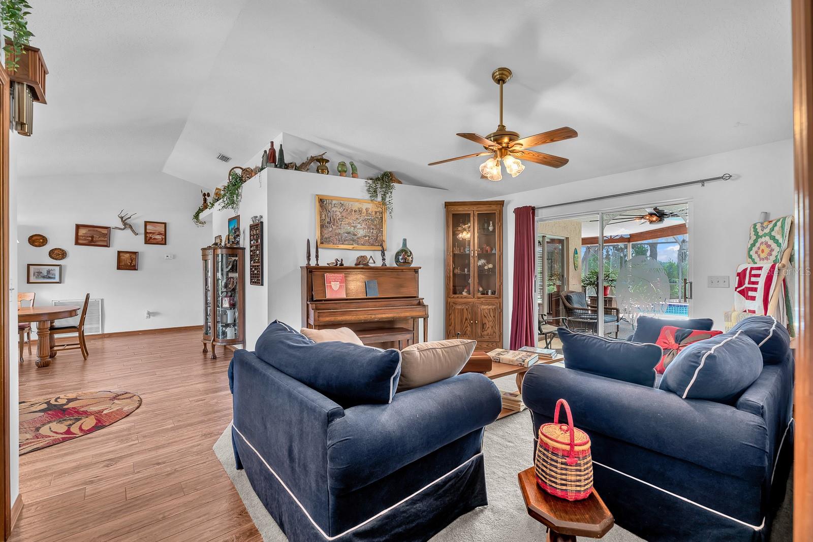 621 PENN NATIONAL RD — photo 8