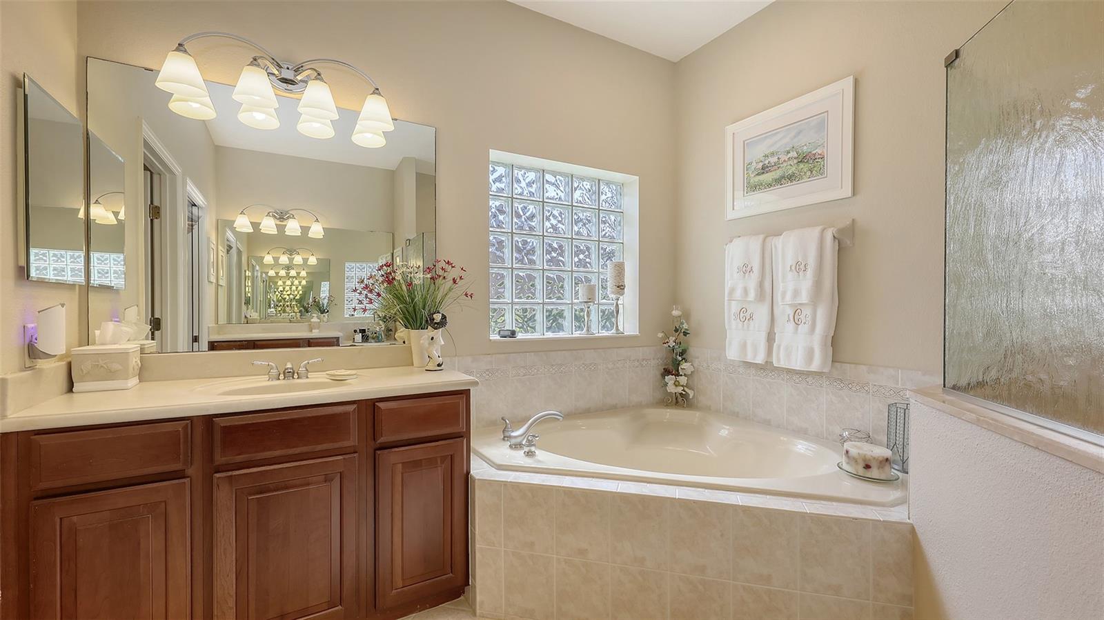 7915 KAVANAGH CT — photo 36