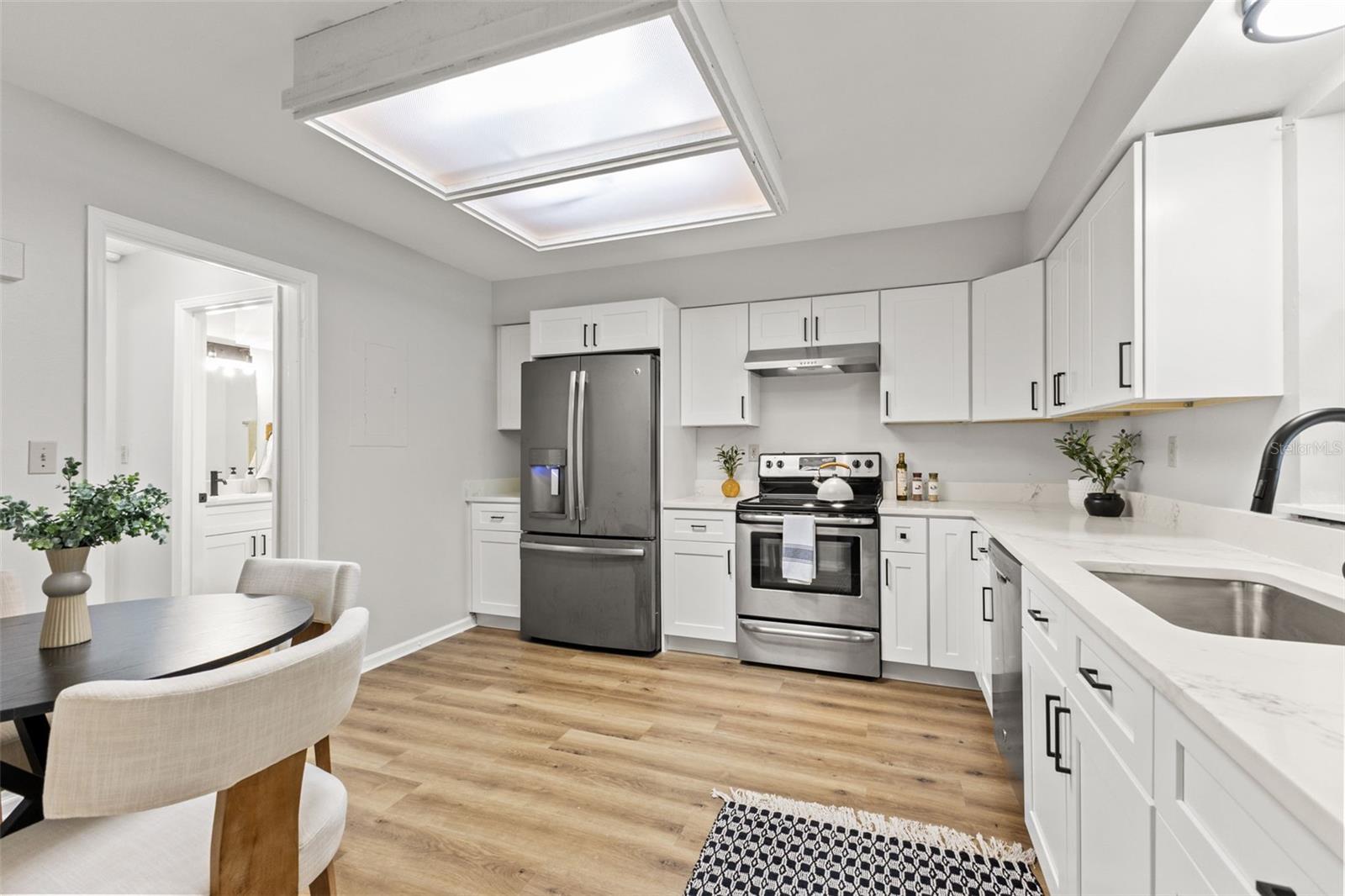 14809 WINDING CREEK CT — photo 10