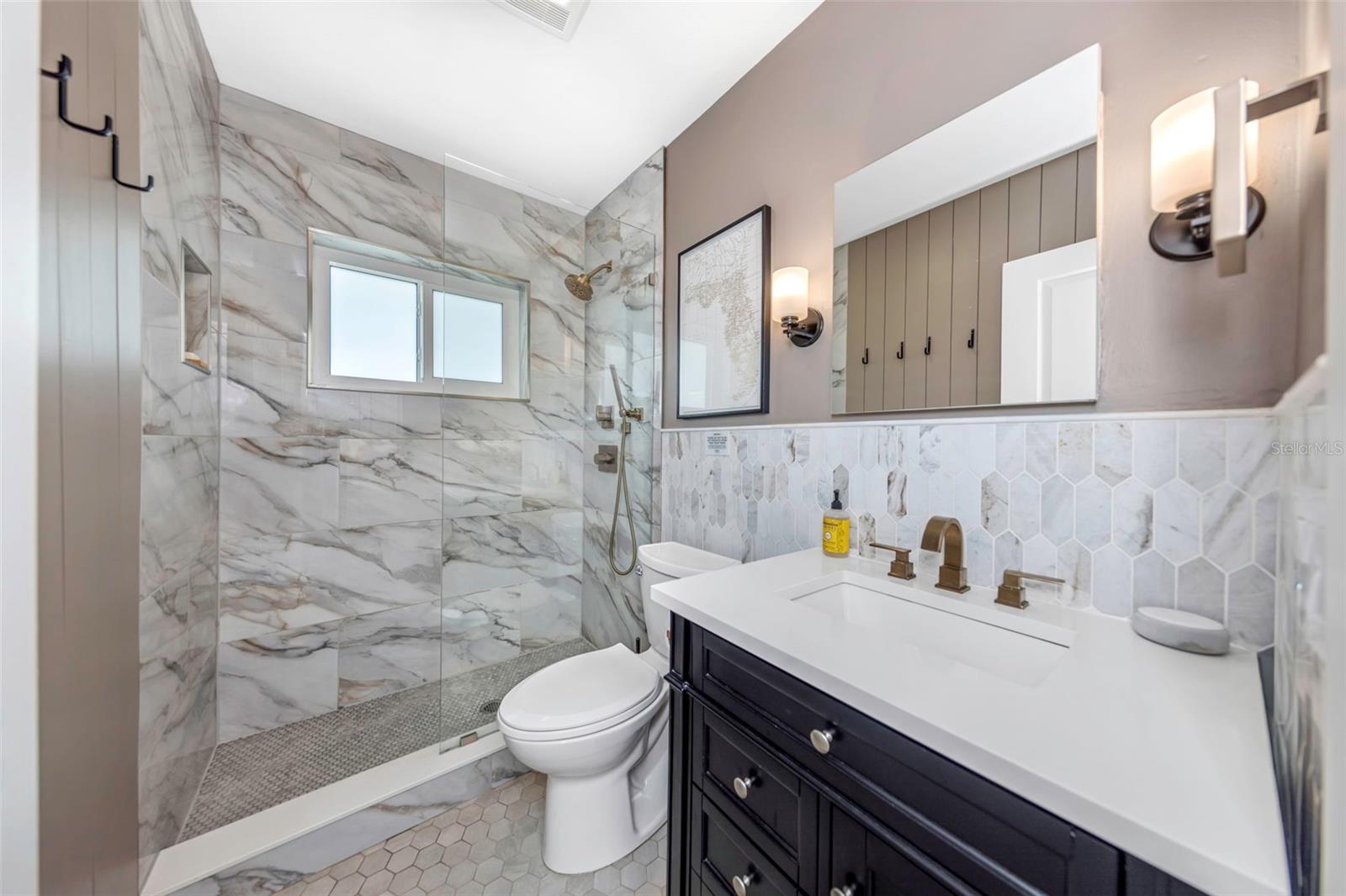 1109 MARINE ST — photo 32