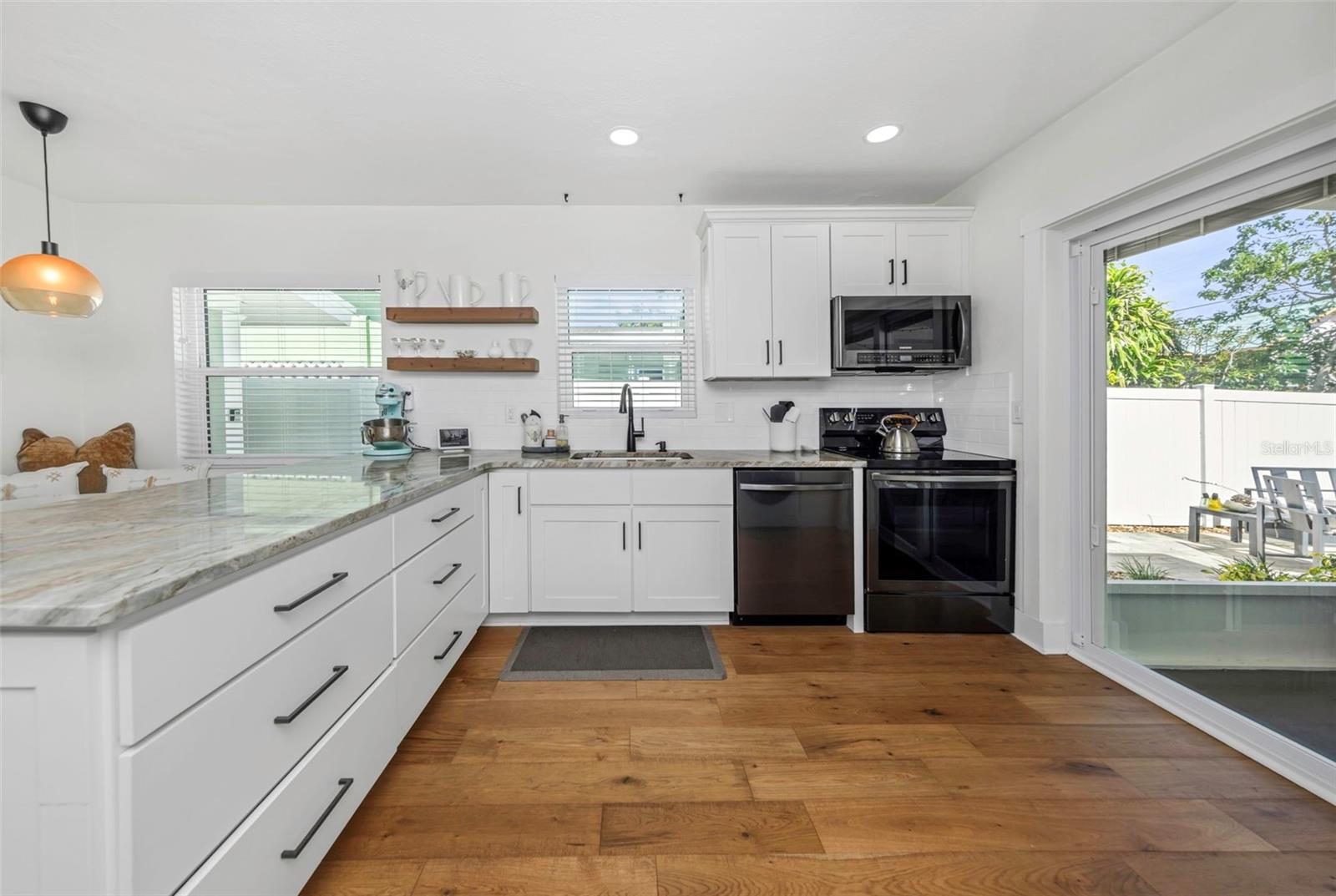 1109 MARINE ST — photo 11