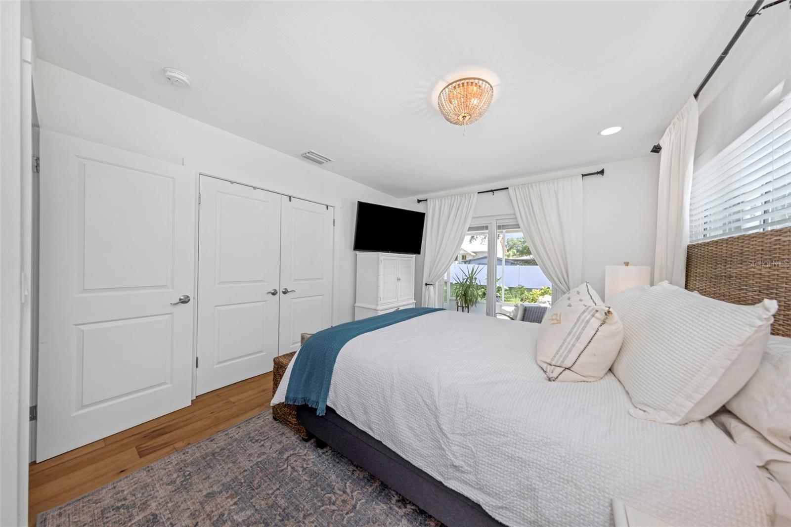 1109 MARINE ST — photo 30