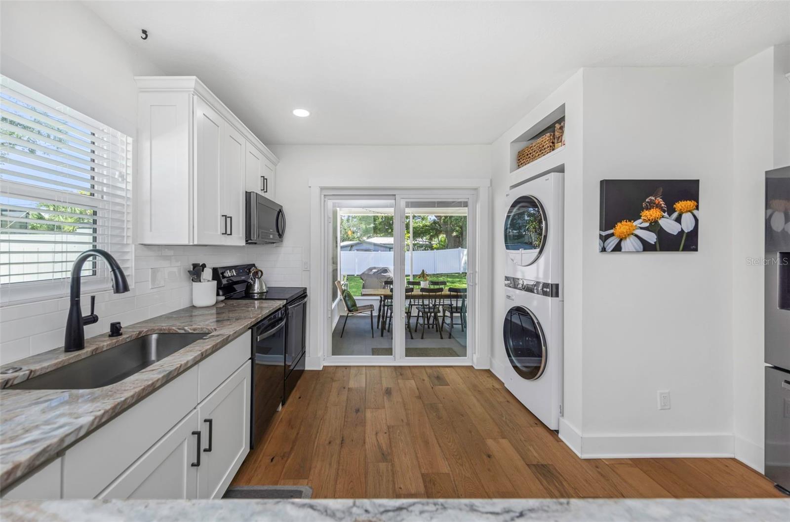1109 MARINE ST — photo 17