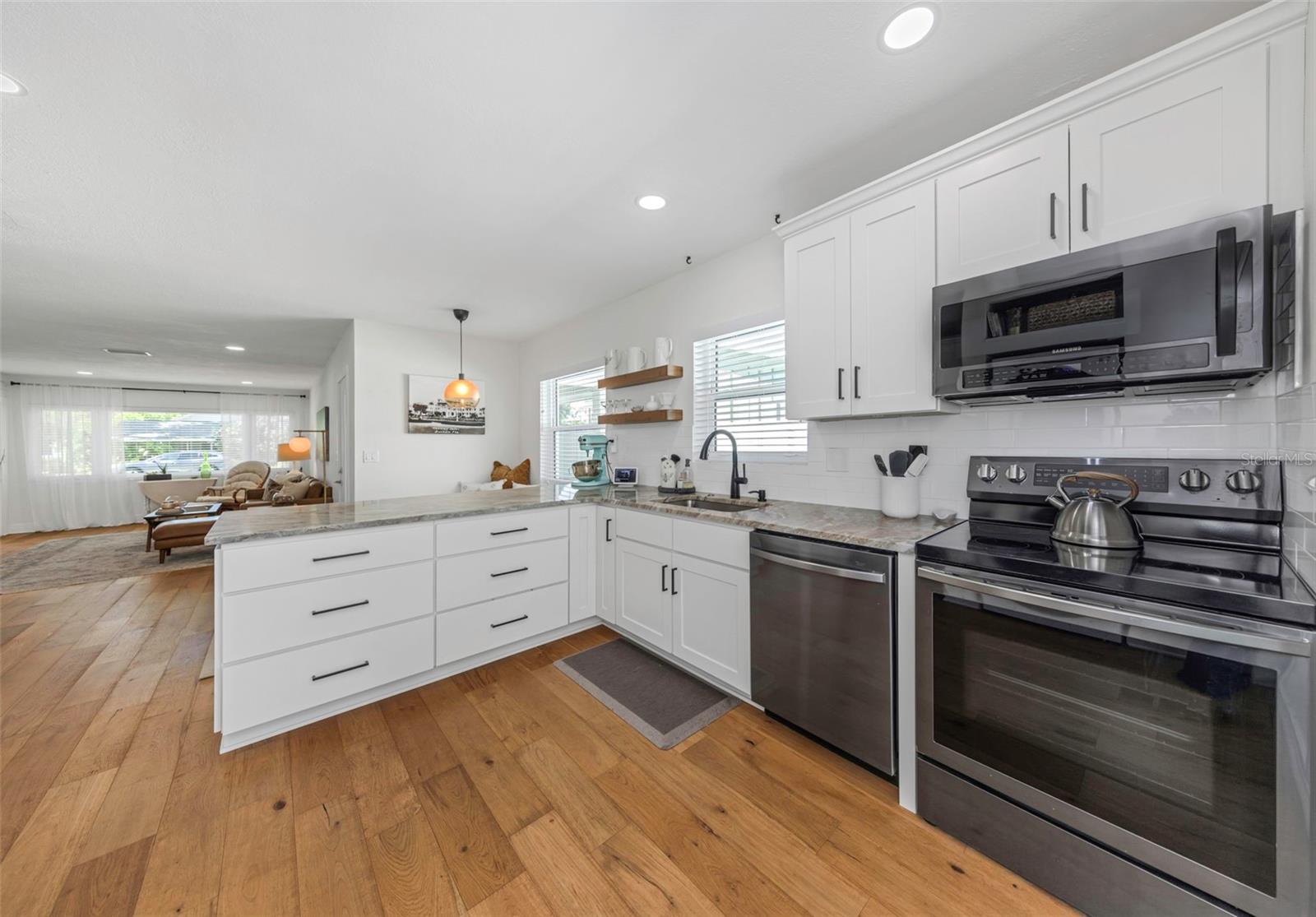 1109 MARINE ST — photo 18