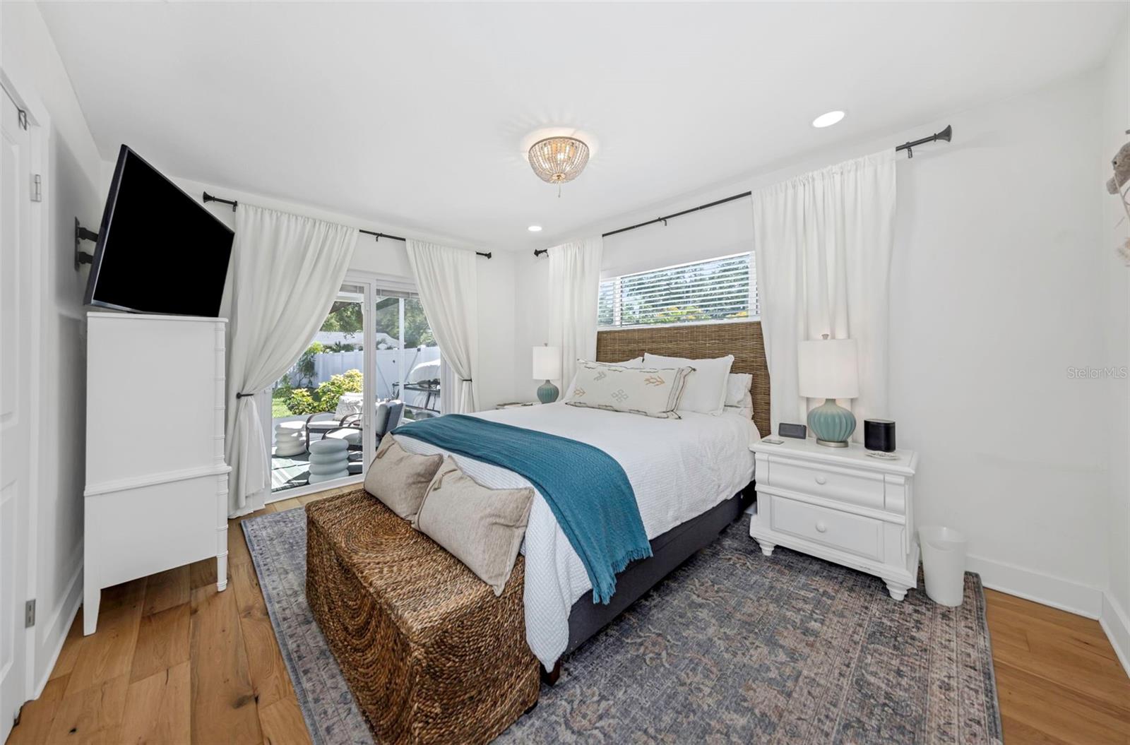 1109 MARINE ST — photo 31