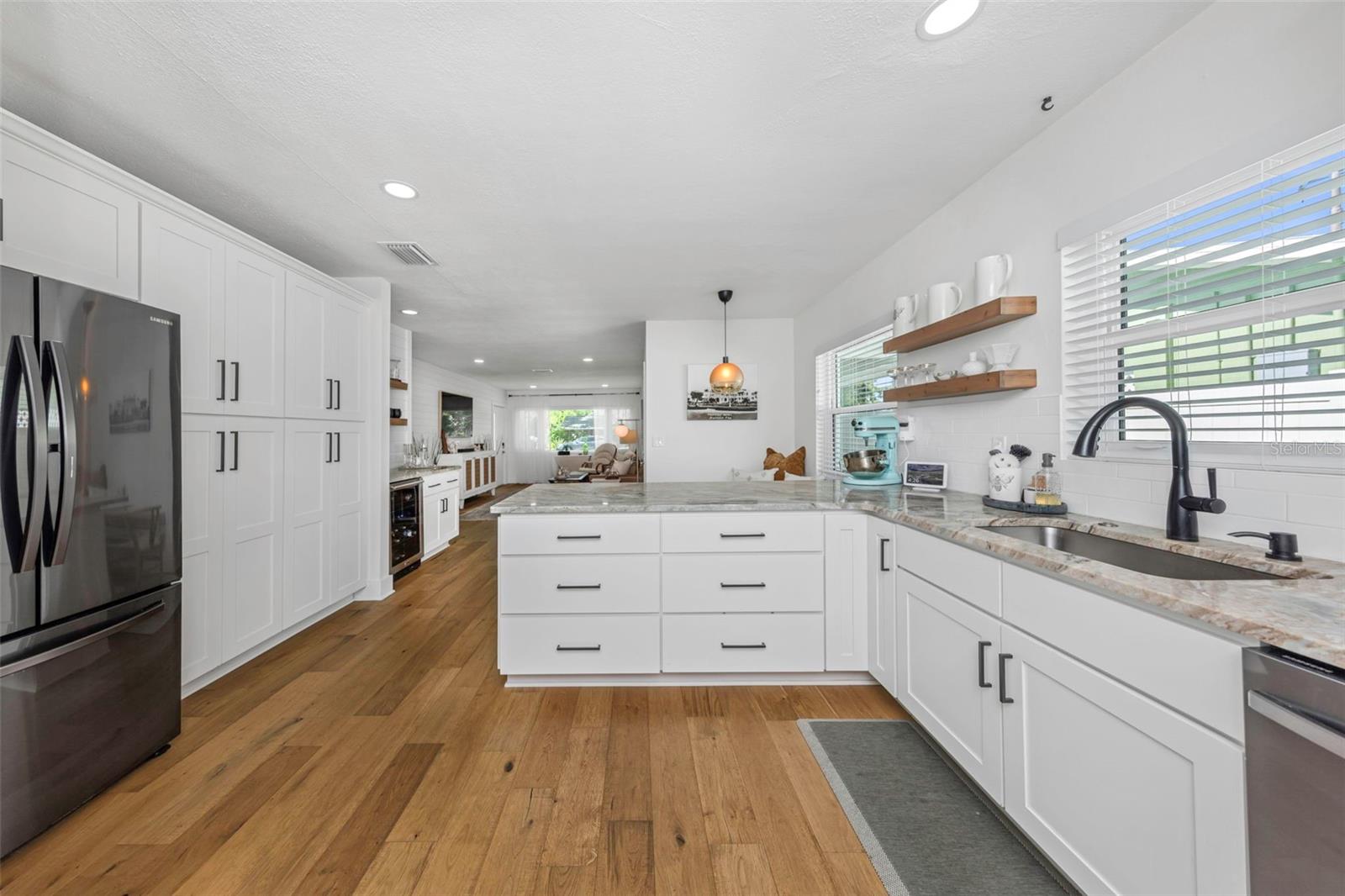 1109 MARINE ST — photo 19
