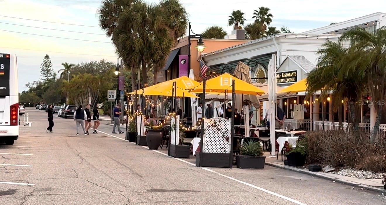 40 S BLVD OF THE PRESIDENTS — photo 3