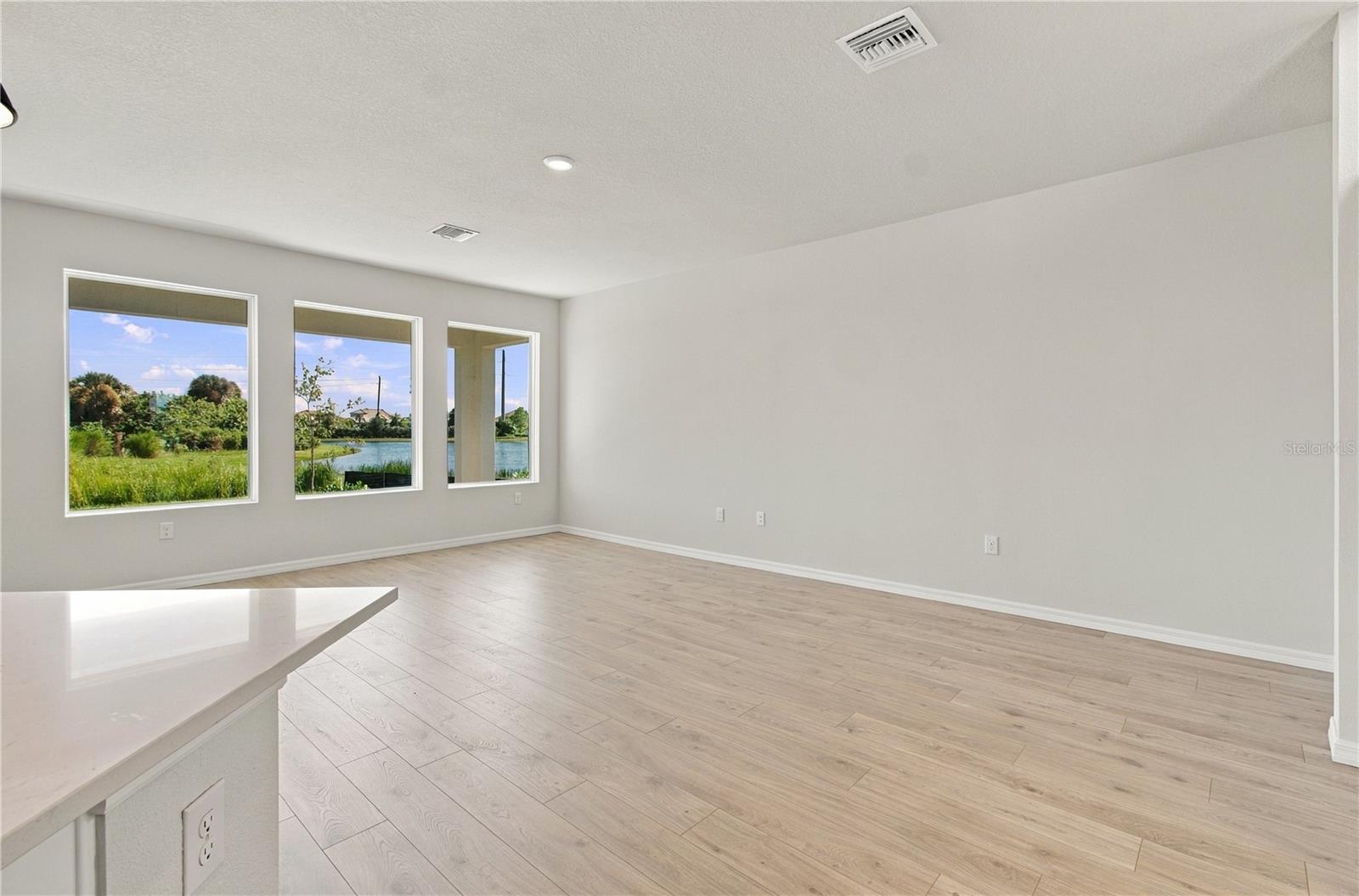 600 ALLORA AVE — photo 10