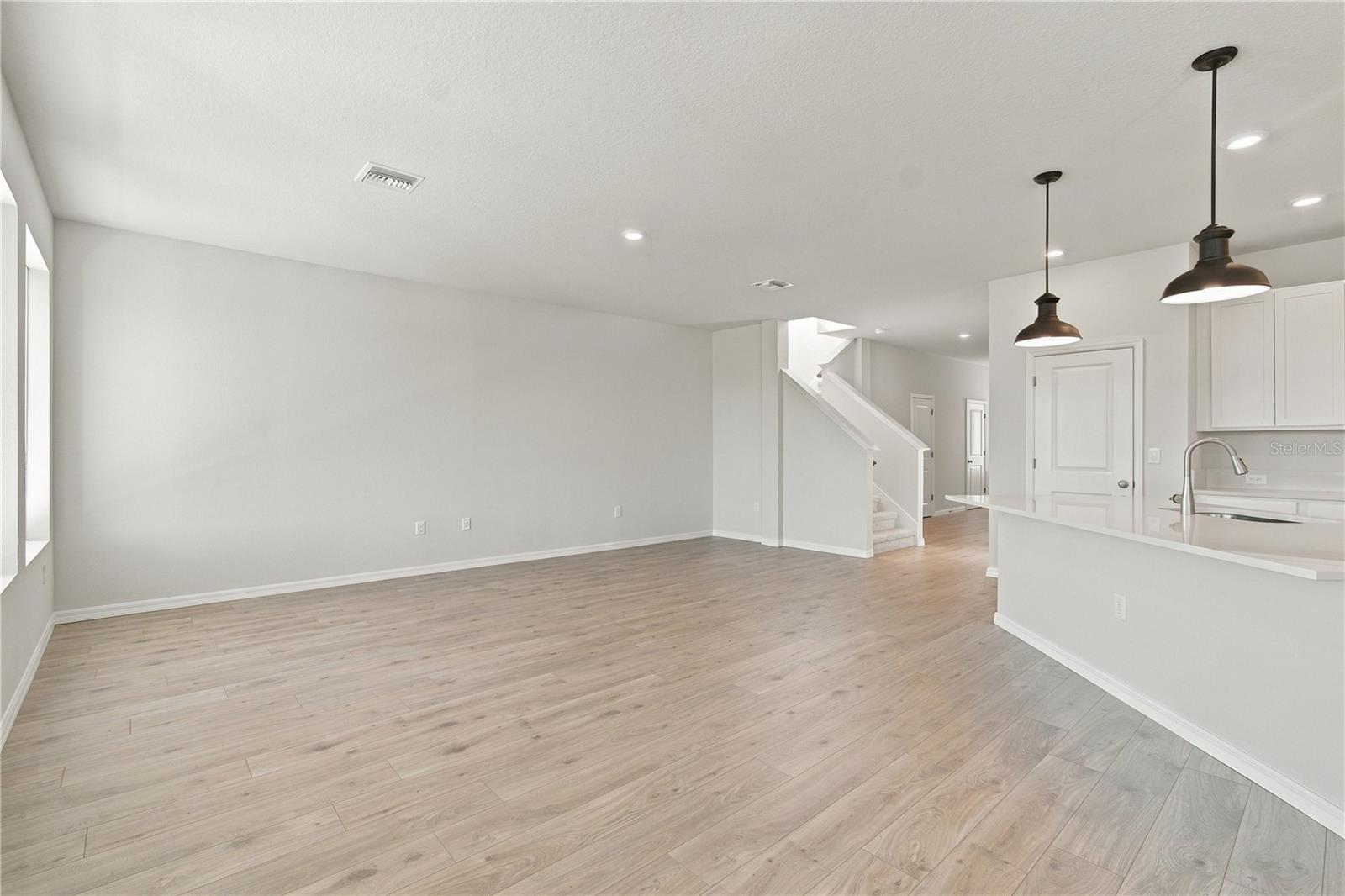 600 ALLORA AVE — photo 11