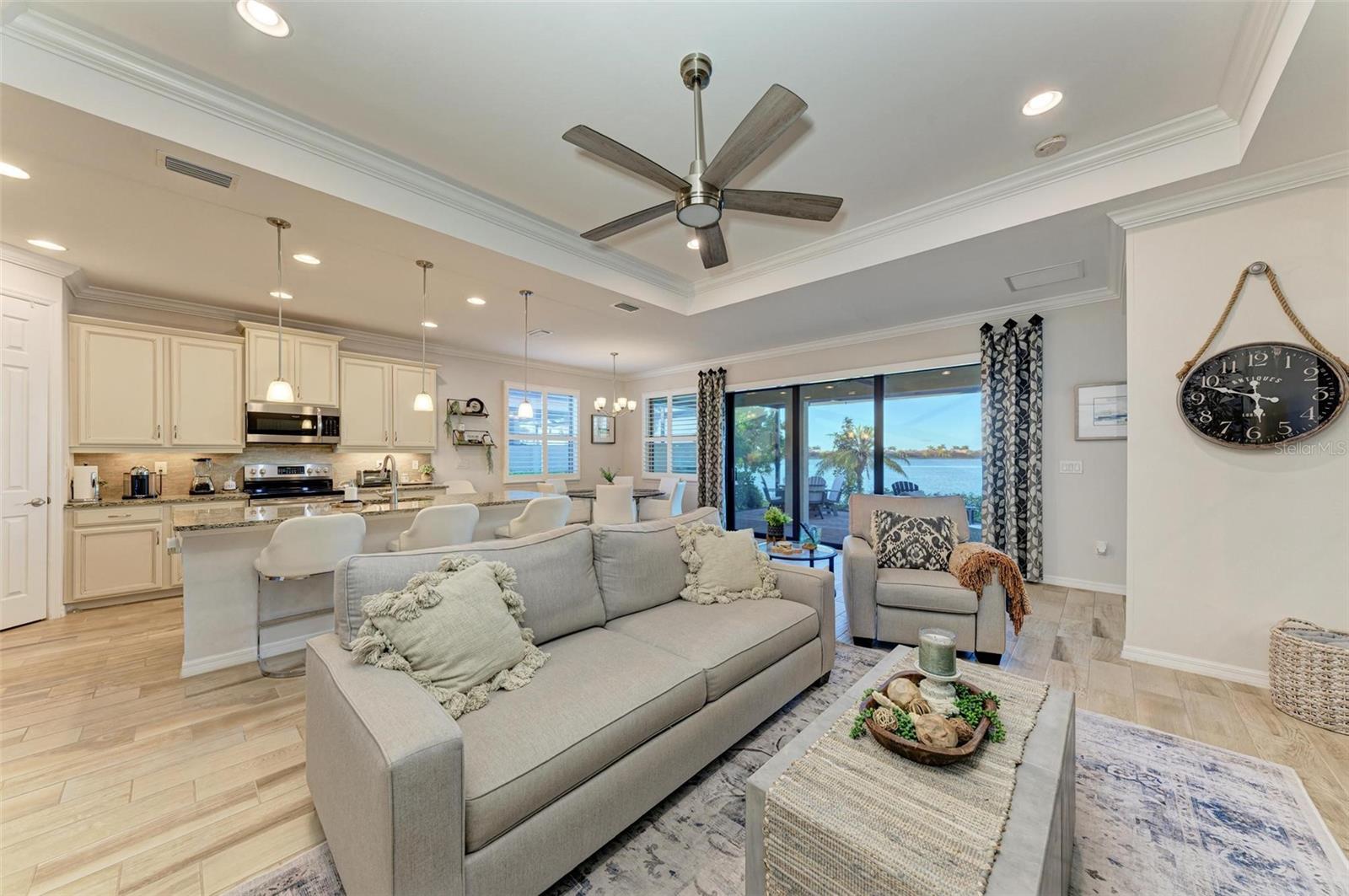 228 MARAVIYA BLVD — photo 10